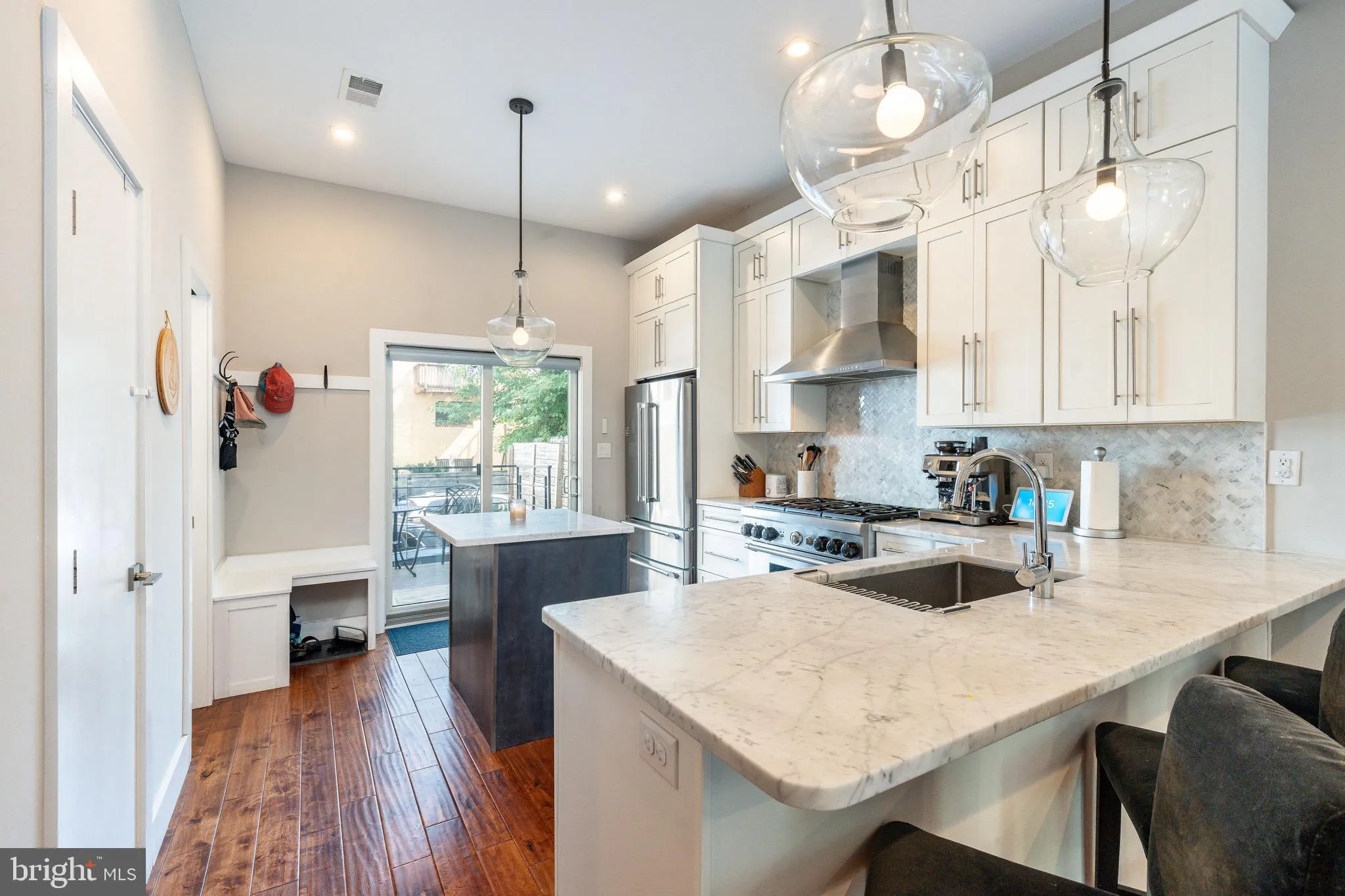 Philadelphia, Pennsylvania 19130, United States, 3 Bedrooms Bedrooms, ,4 BathroomsBathrooms,Residential,Contingent,184882