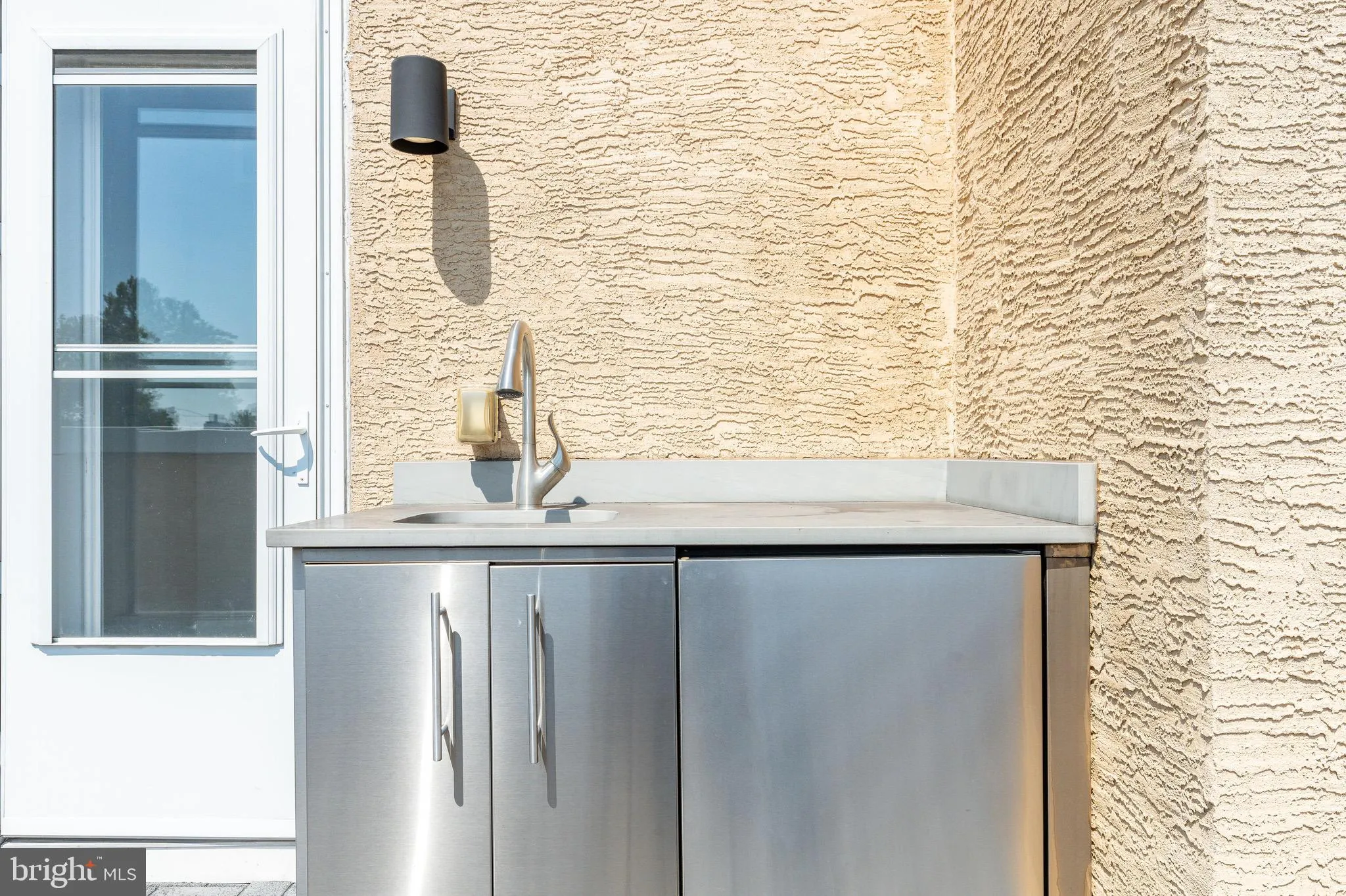 Philadelphia, Pennsylvania 19130, United States, 3 Bedrooms Bedrooms, ,4 BathroomsBathrooms,Residential,Contingent,184882