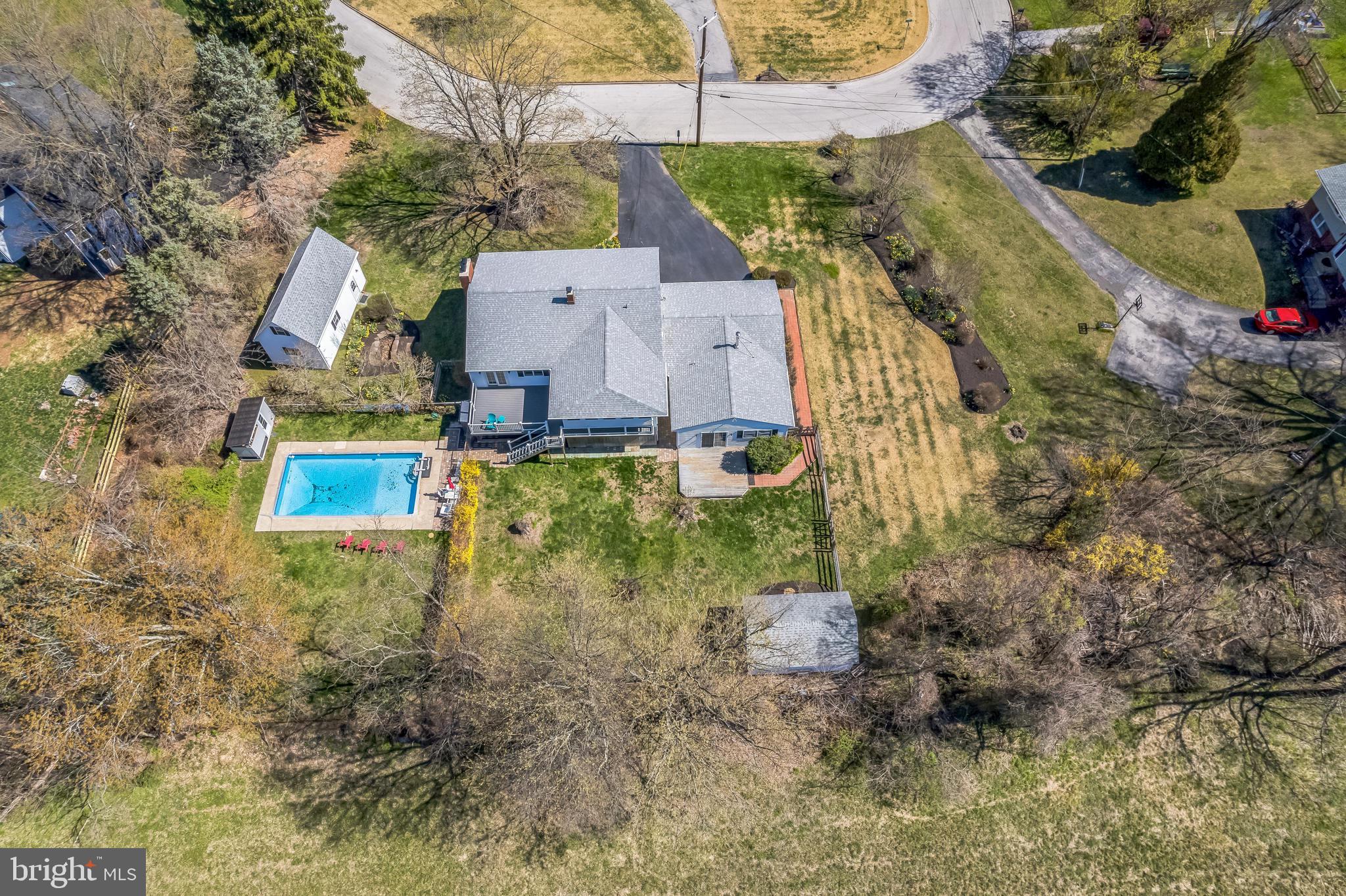 824 GLENN COURT