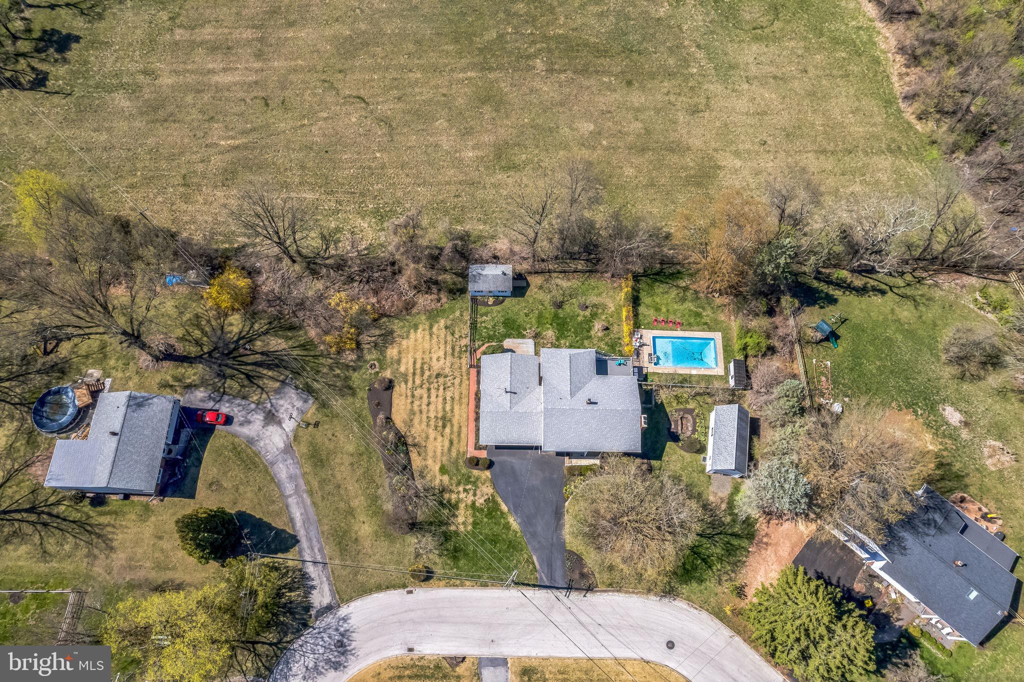 824 GLENN COURT