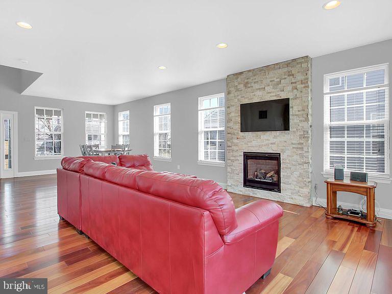 HOPEWELL POINTE - Residential