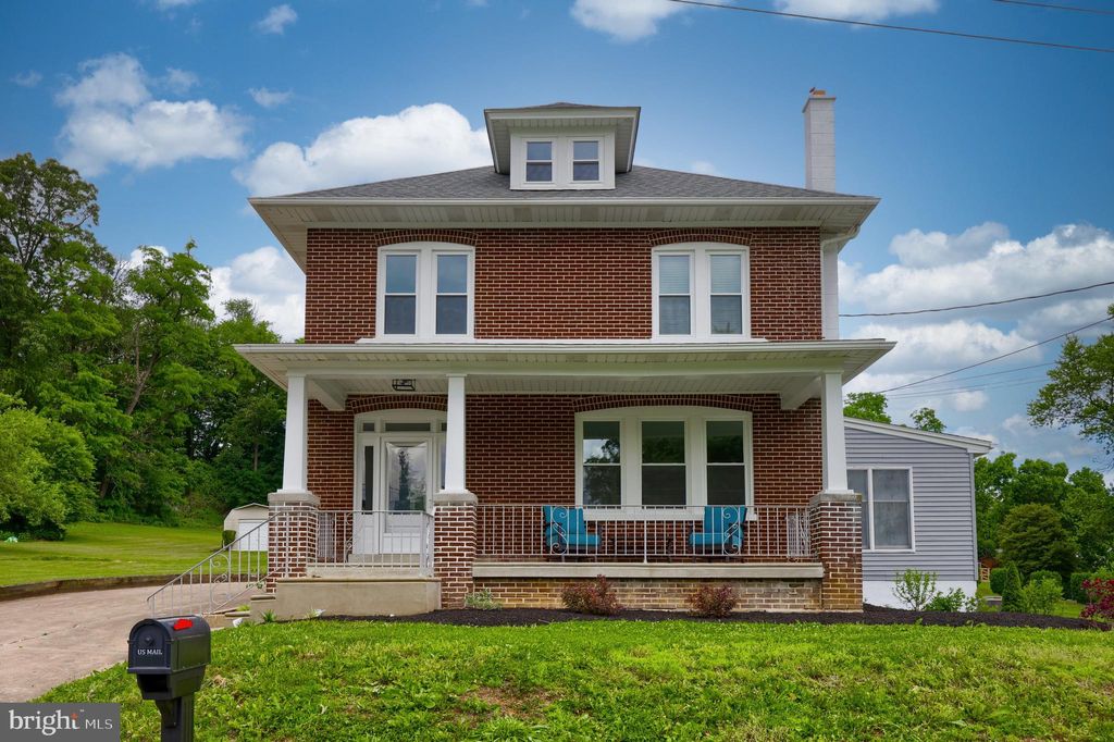 Photo of 3849 Pawnee Road, Columbia, PA 17512 (MLS # PALA2051762)