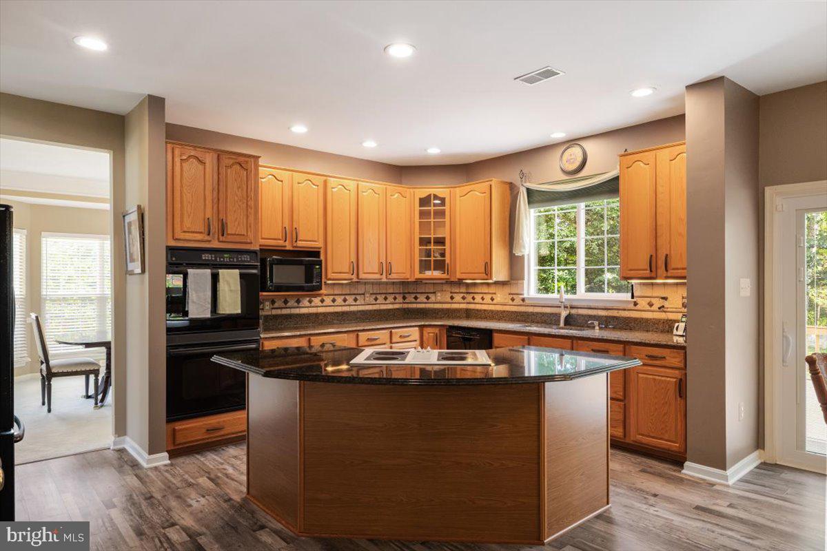 BLOOMS CROSSING - Residential