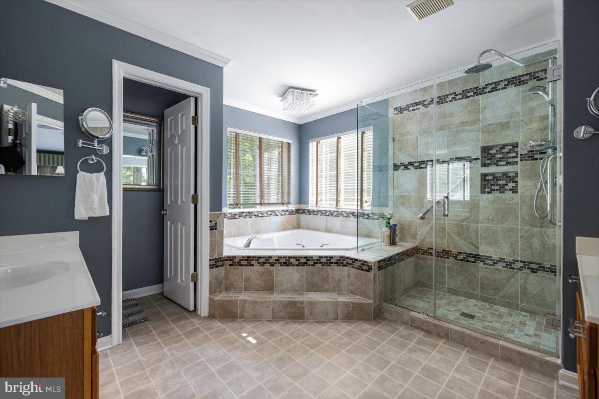 BLOOMS CROSSING - Residential