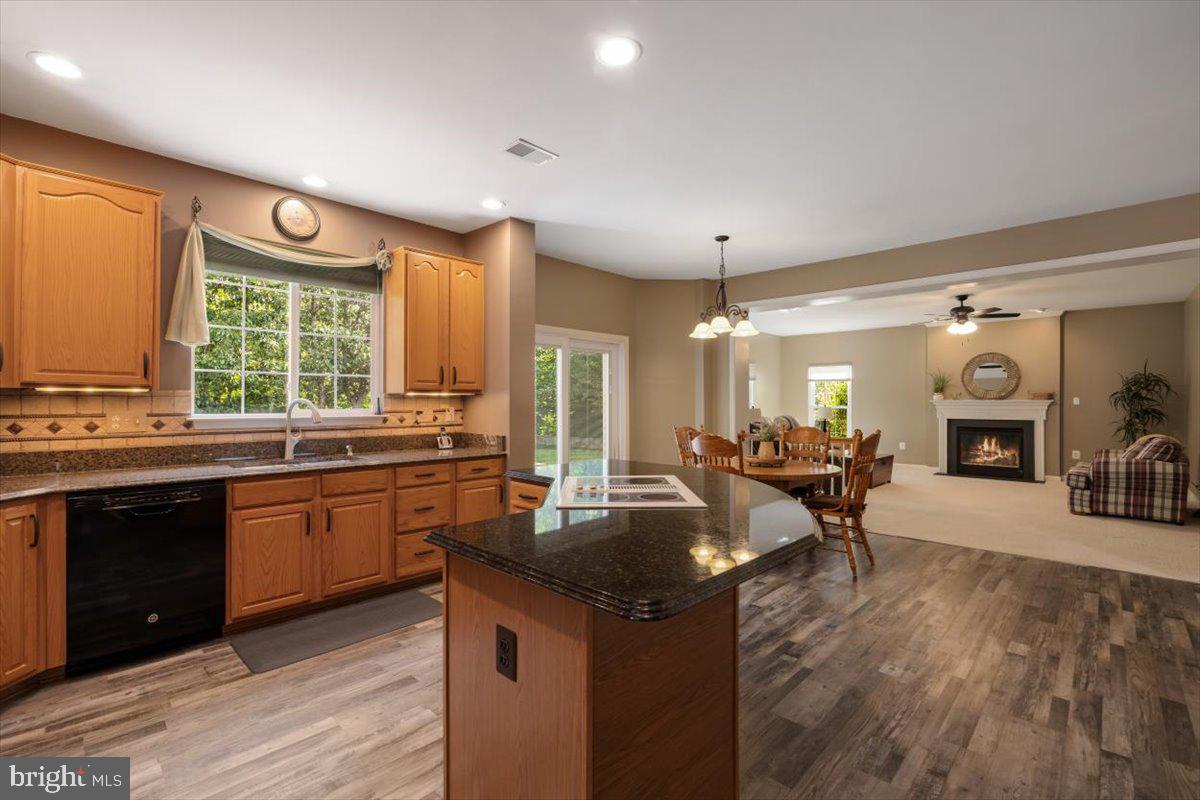 BLOOMS CROSSING - Residential