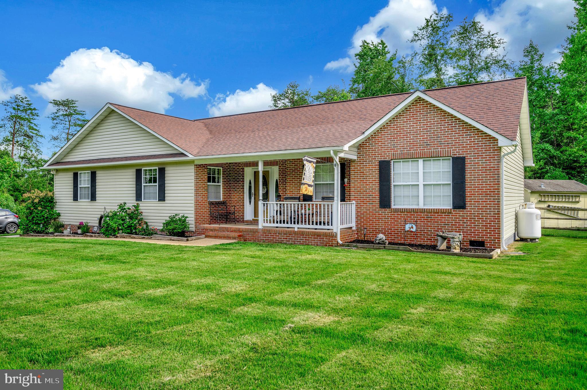 RIVER RIDGE ESTATES - Residential