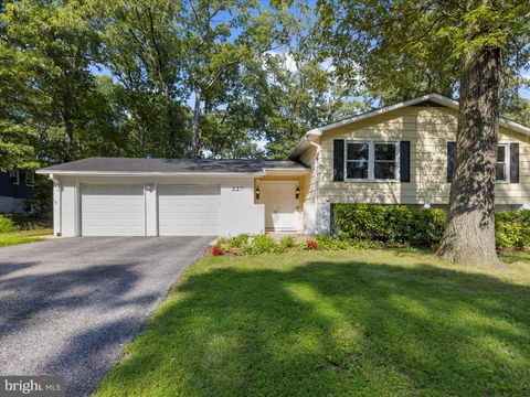 220 FALCON DRIVE PASADENA MD 21122