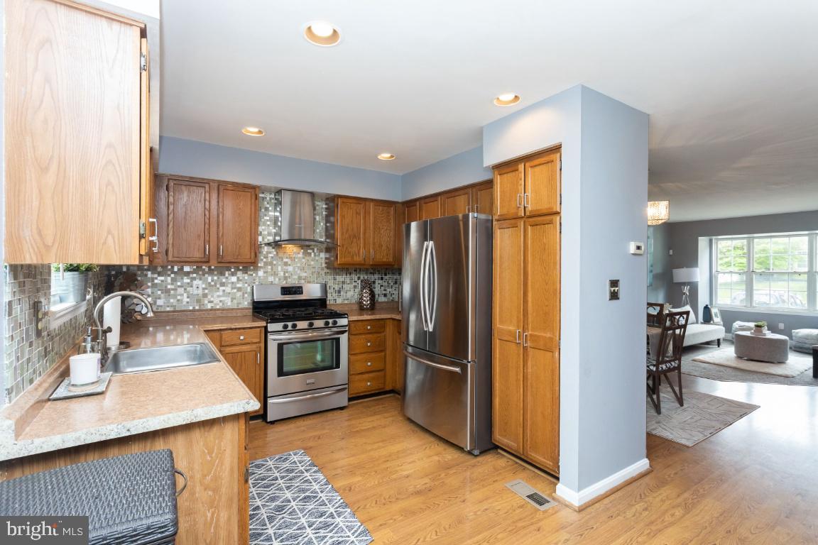 OAKWOOD VILLAGE - Residential