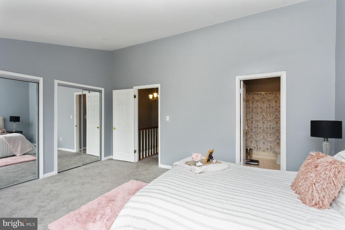 OAKWOOD VILLAGE - Residential