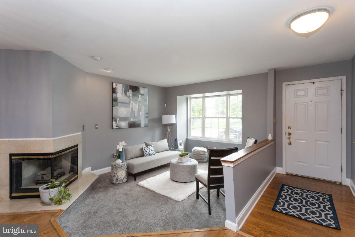 OAKWOOD VILLAGE - Residential