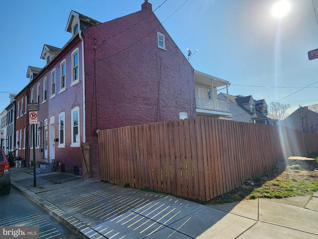 Photo of 766 Poplar Street, Lancaster, PA 17603 (MLS # PALA2047862)