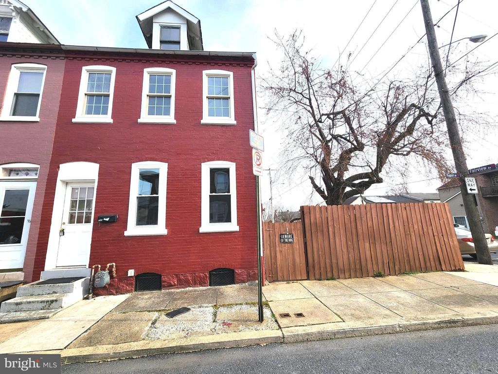 Photo of 766 Poplar Street, Lancaster, PA 17603 (MLS # PALA2047862)