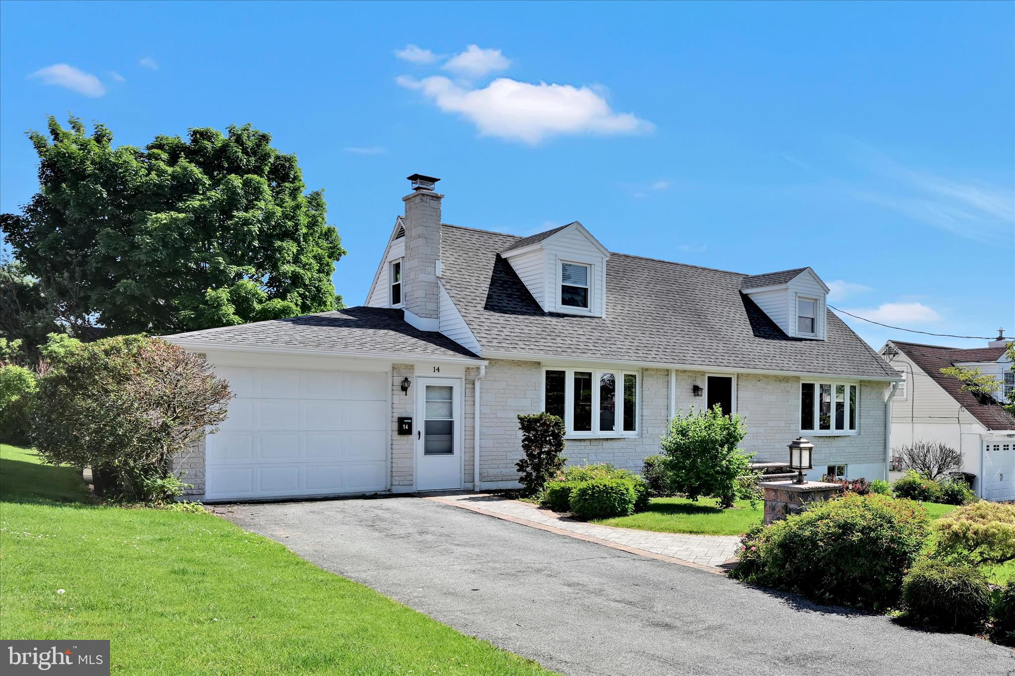 14 W WALNUT STREET