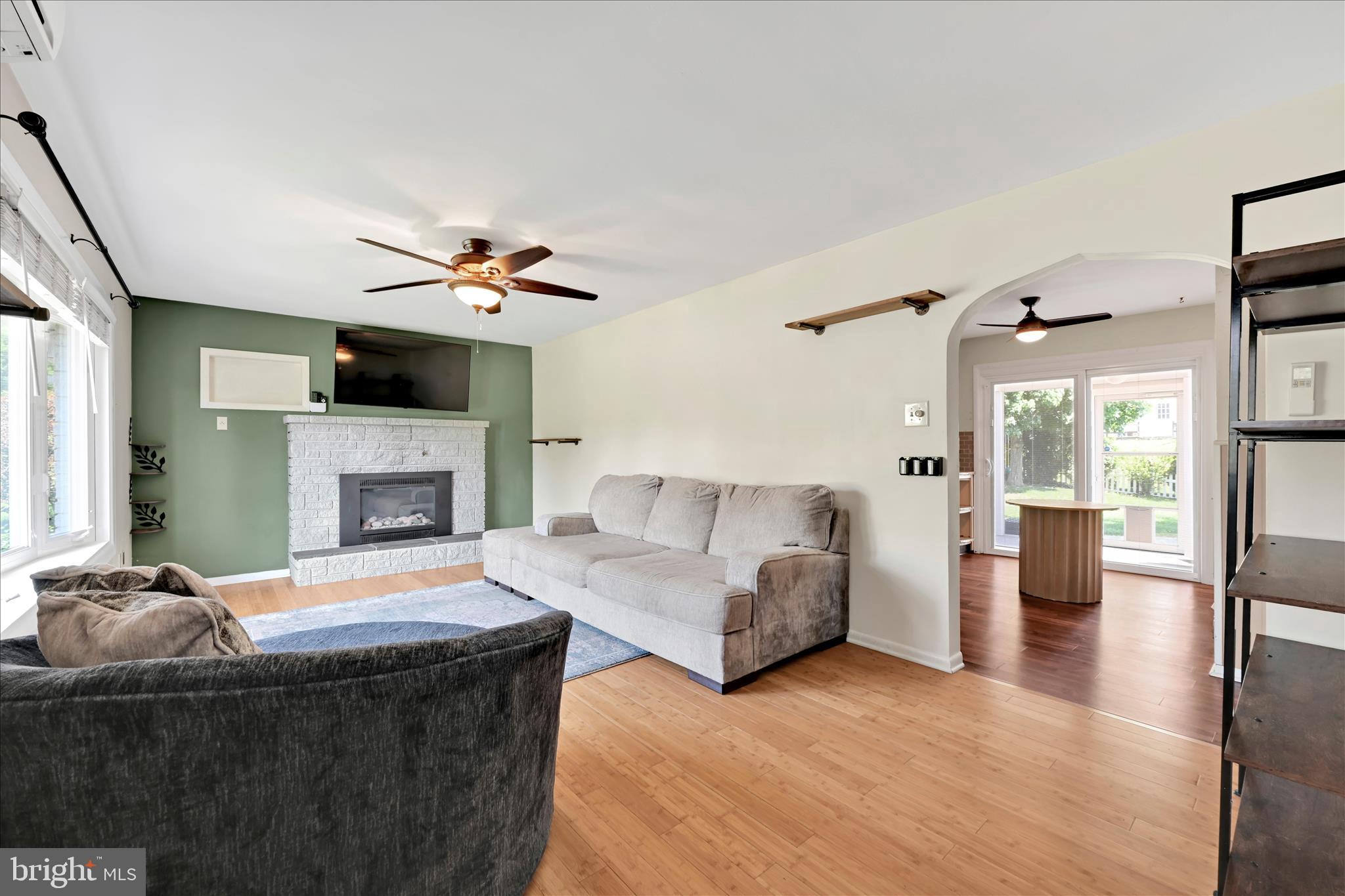 14 W WALNUT STREET