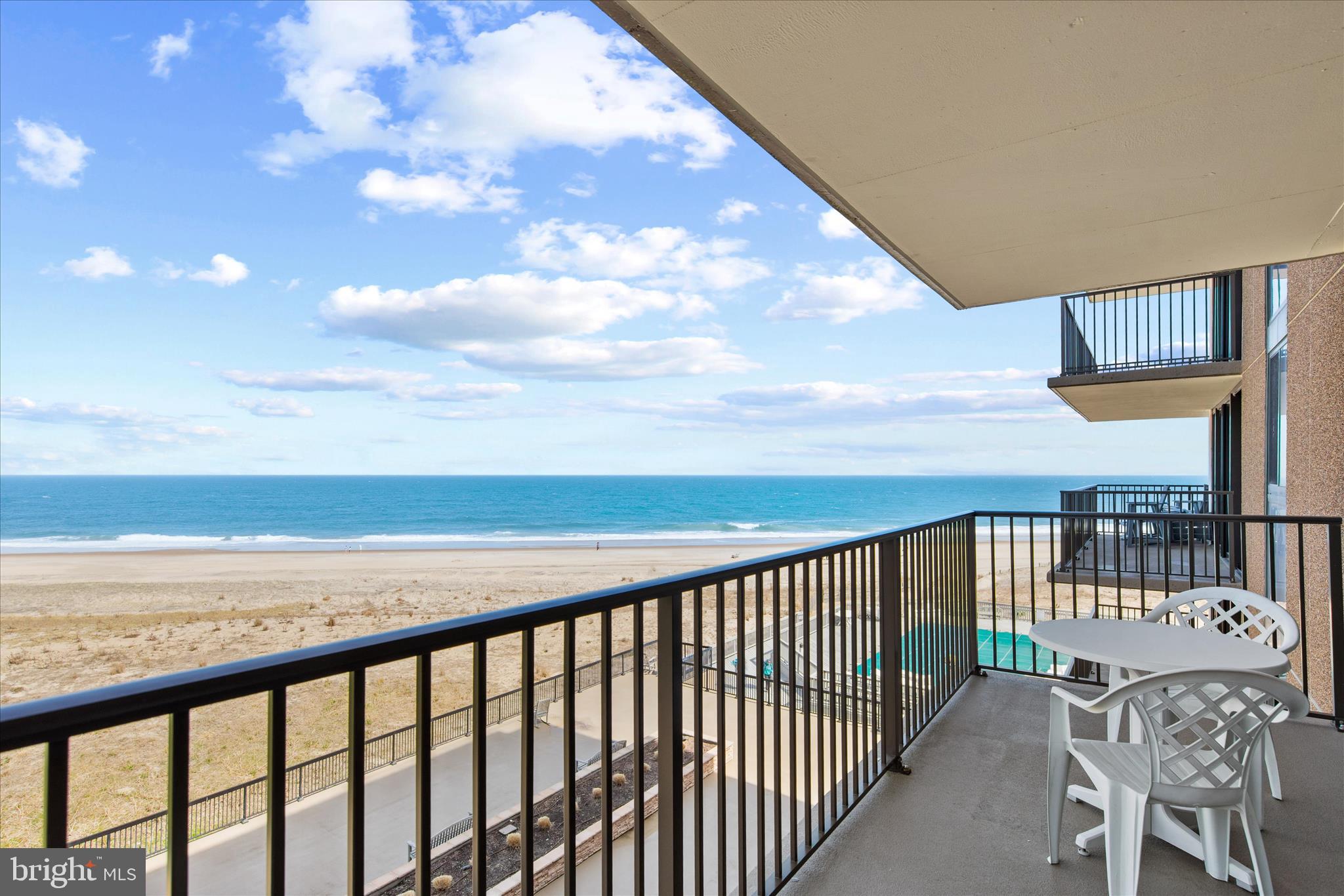 SEA COLONY EAST - Residential