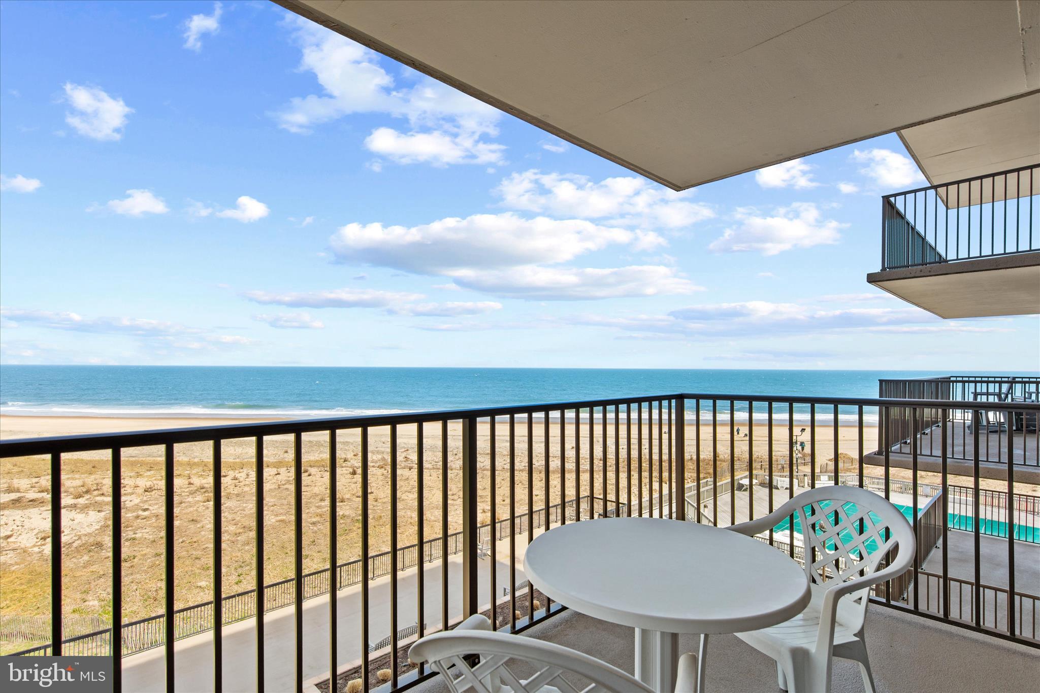 SEA COLONY EAST - Residential