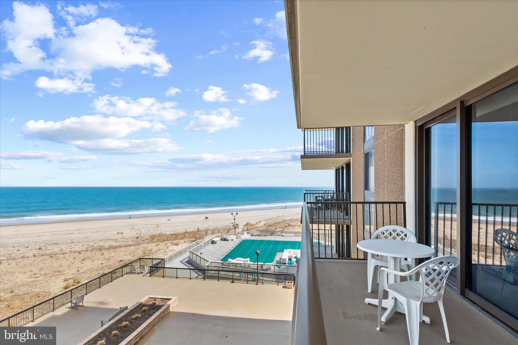 SEA COLONY EAST - Residential