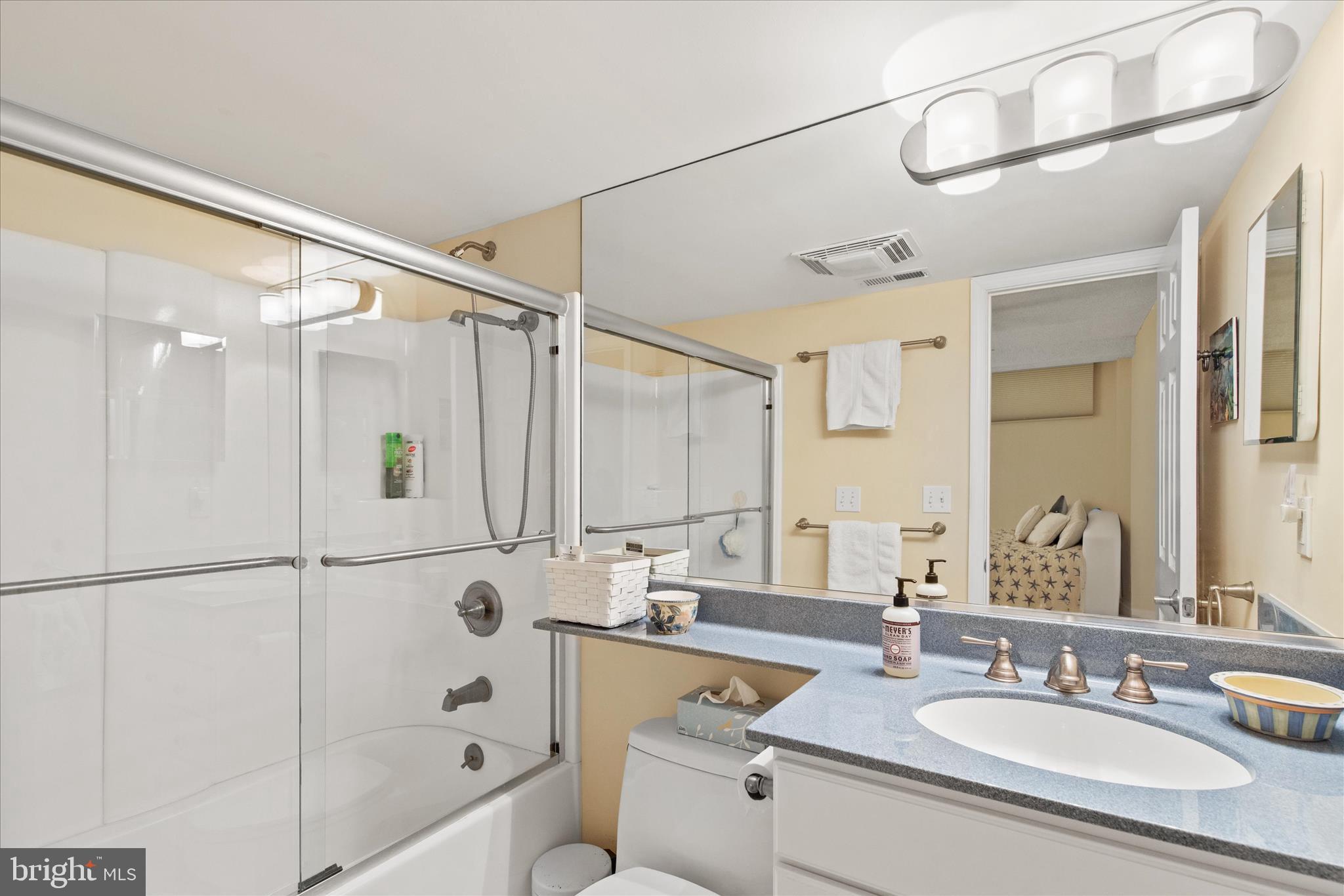 SEA COLONY EAST - Residential