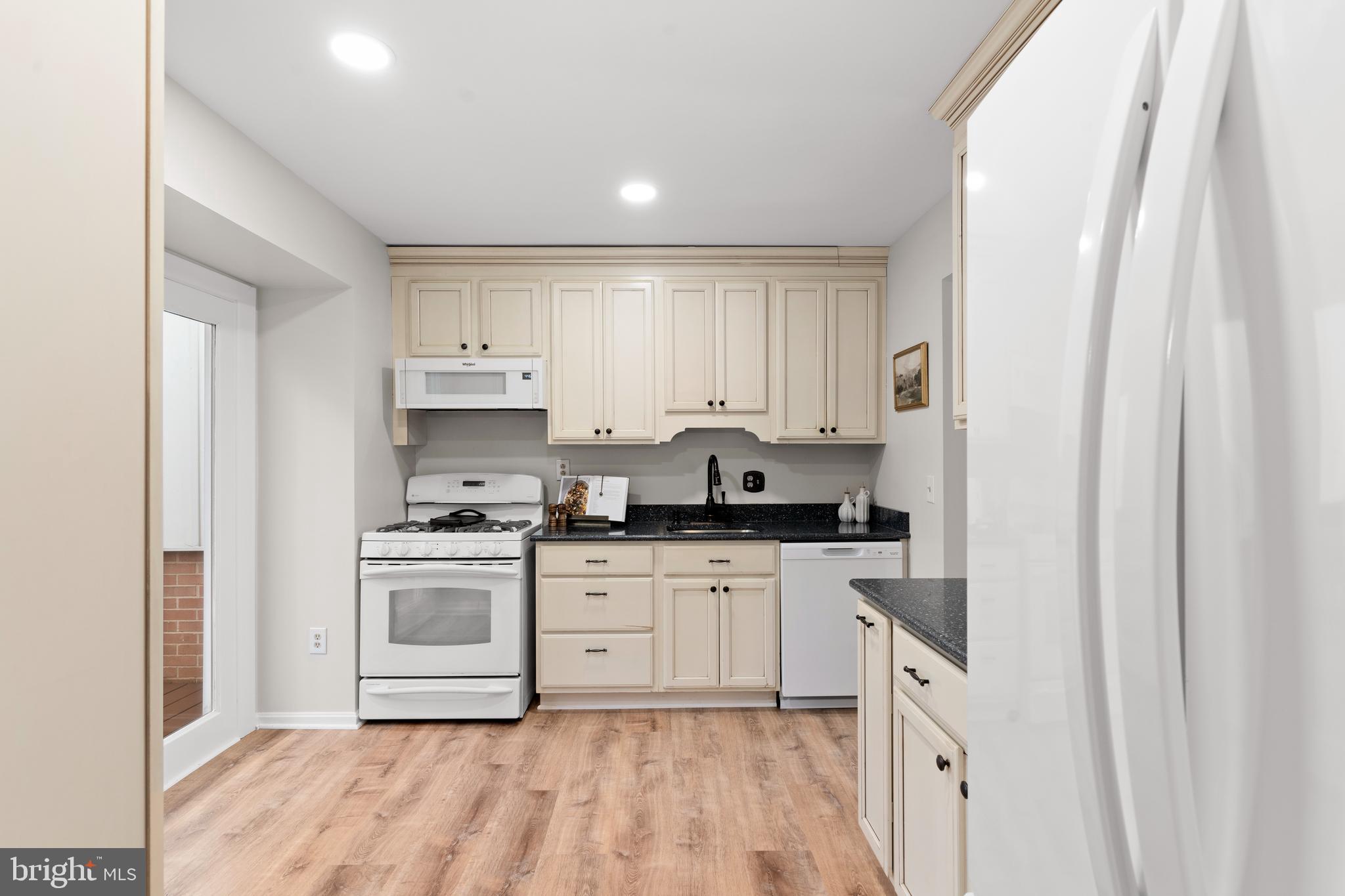 KEENE MILL MANOR - Residential