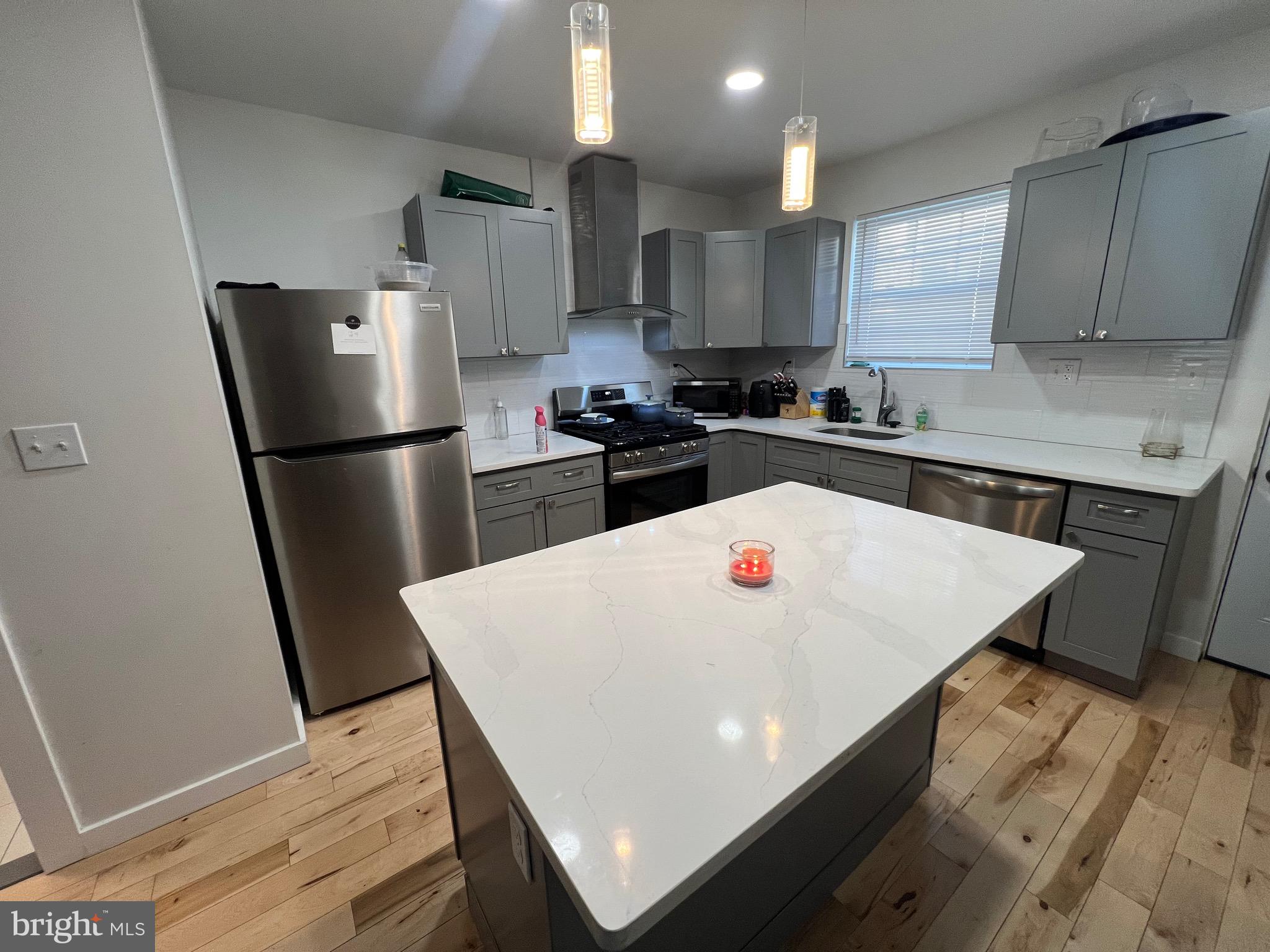 POINT BREEZE - Residential