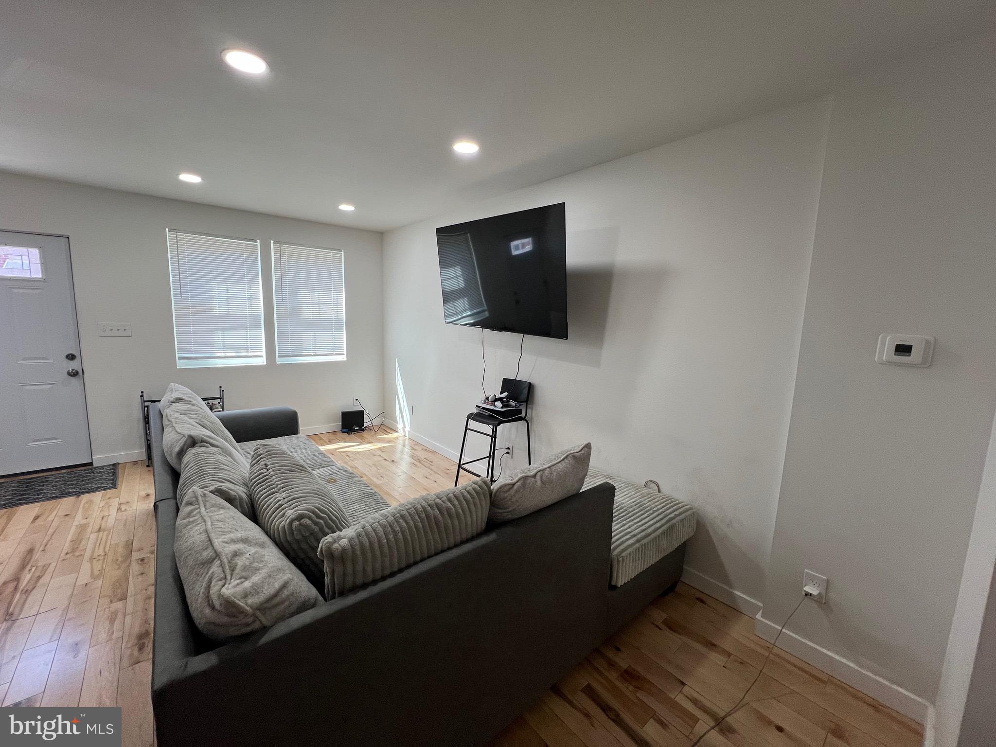 POINT BREEZE - Residential