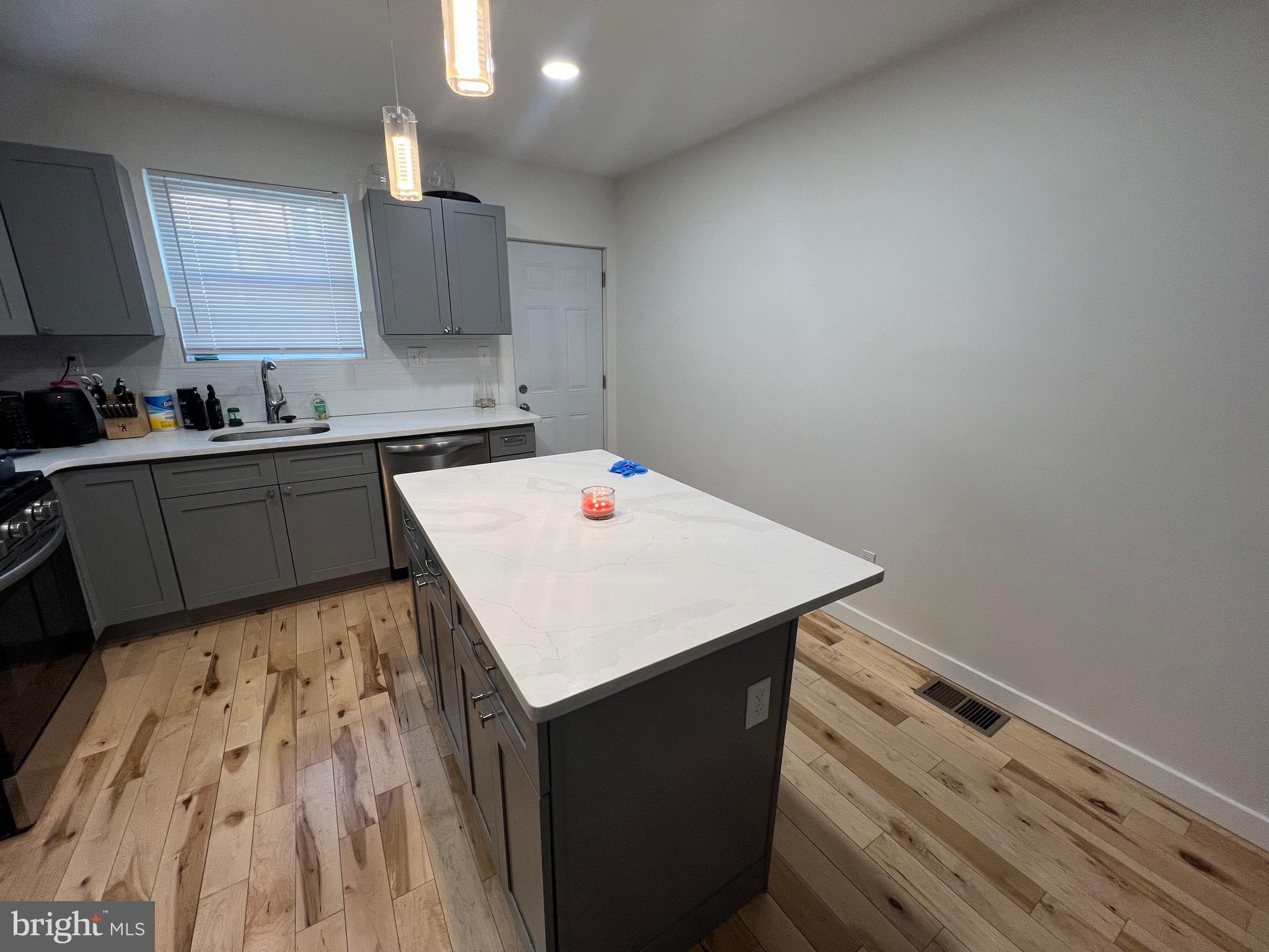 POINT BREEZE - Residential