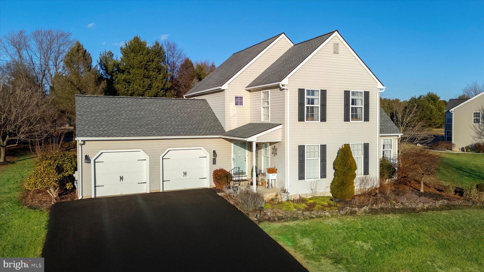 312 W BRADFORD COURT