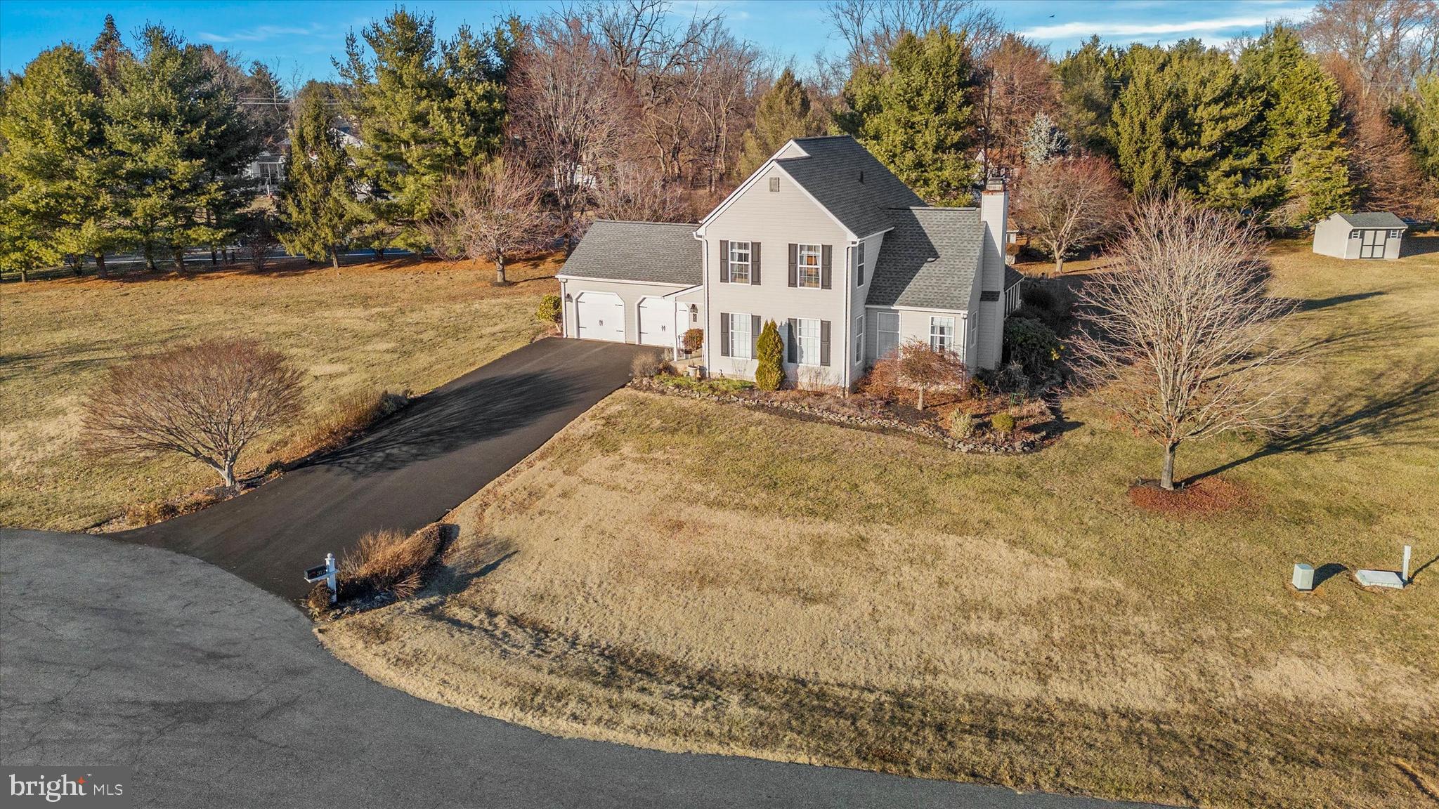 312 W BRADFORD COURT