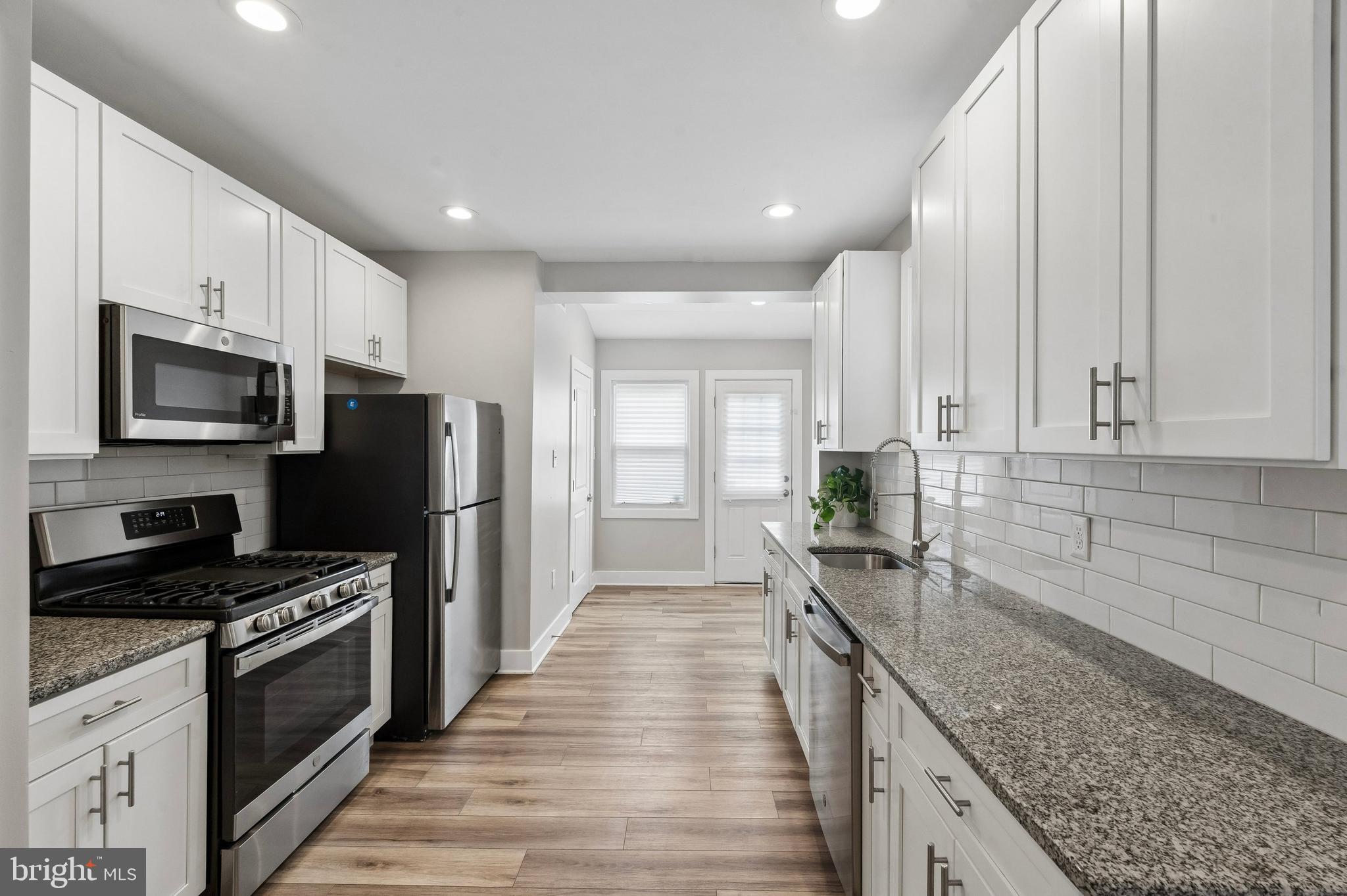 1612 S LECOUNT STREET