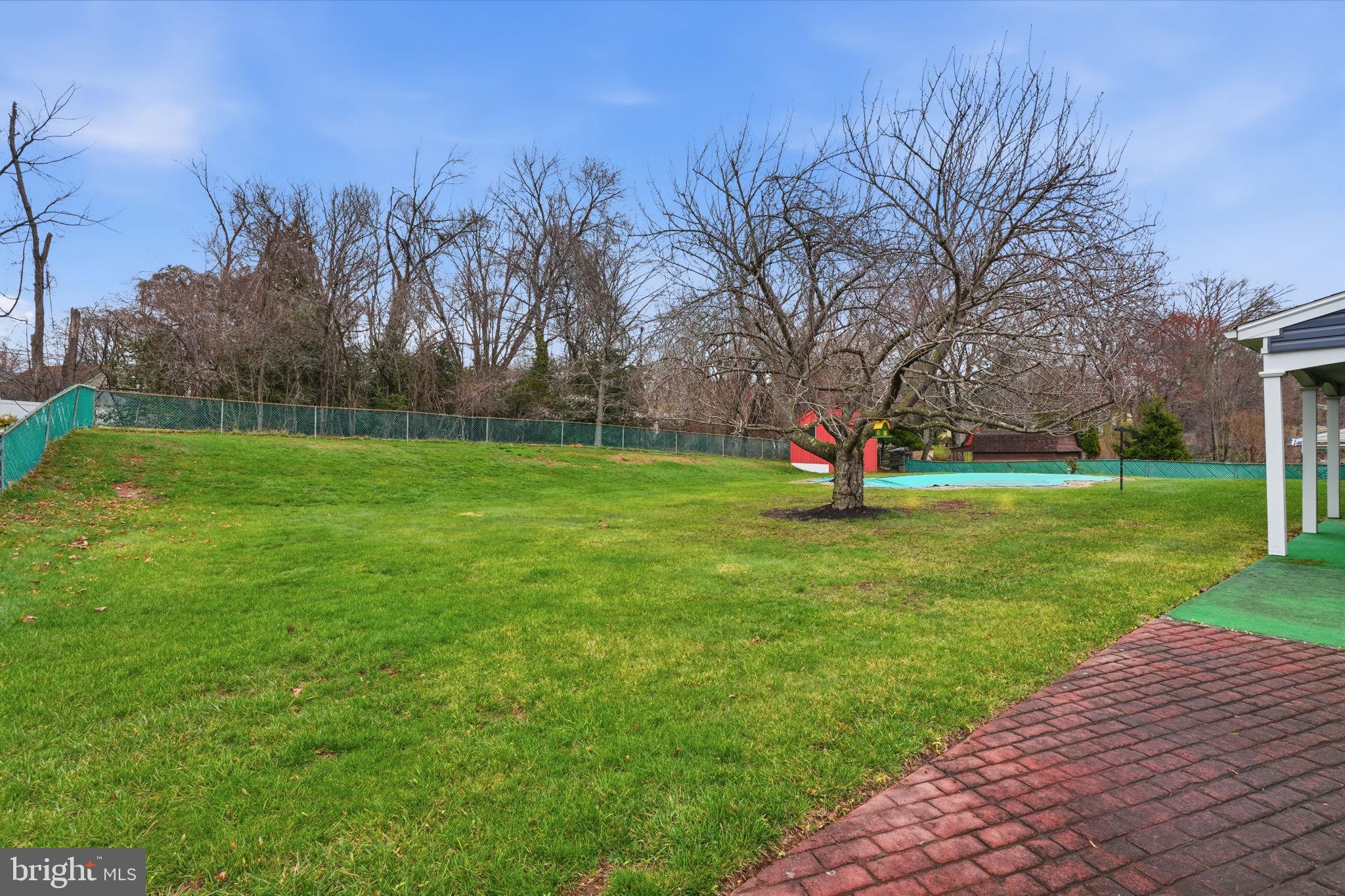 HILLCRESTSHIRE - Residential