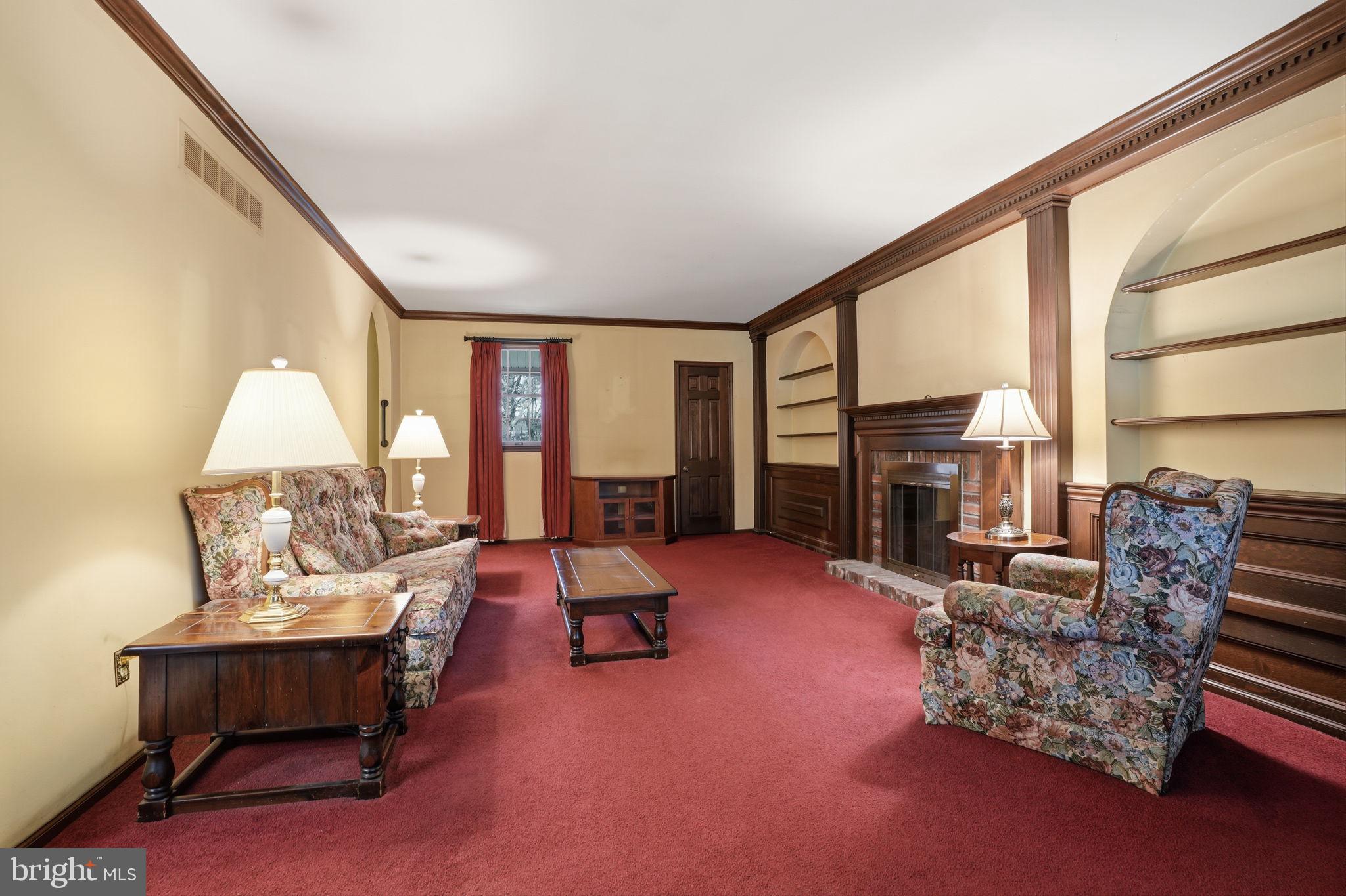 HILLCRESTSHIRE - Residential