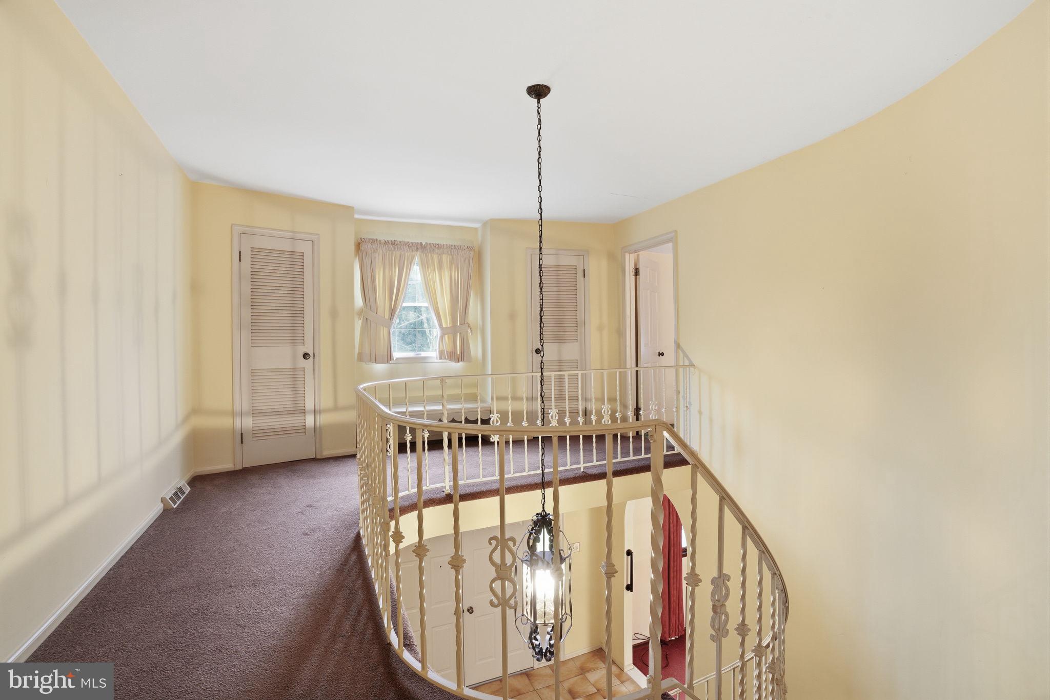 HILLCRESTSHIRE - Residential