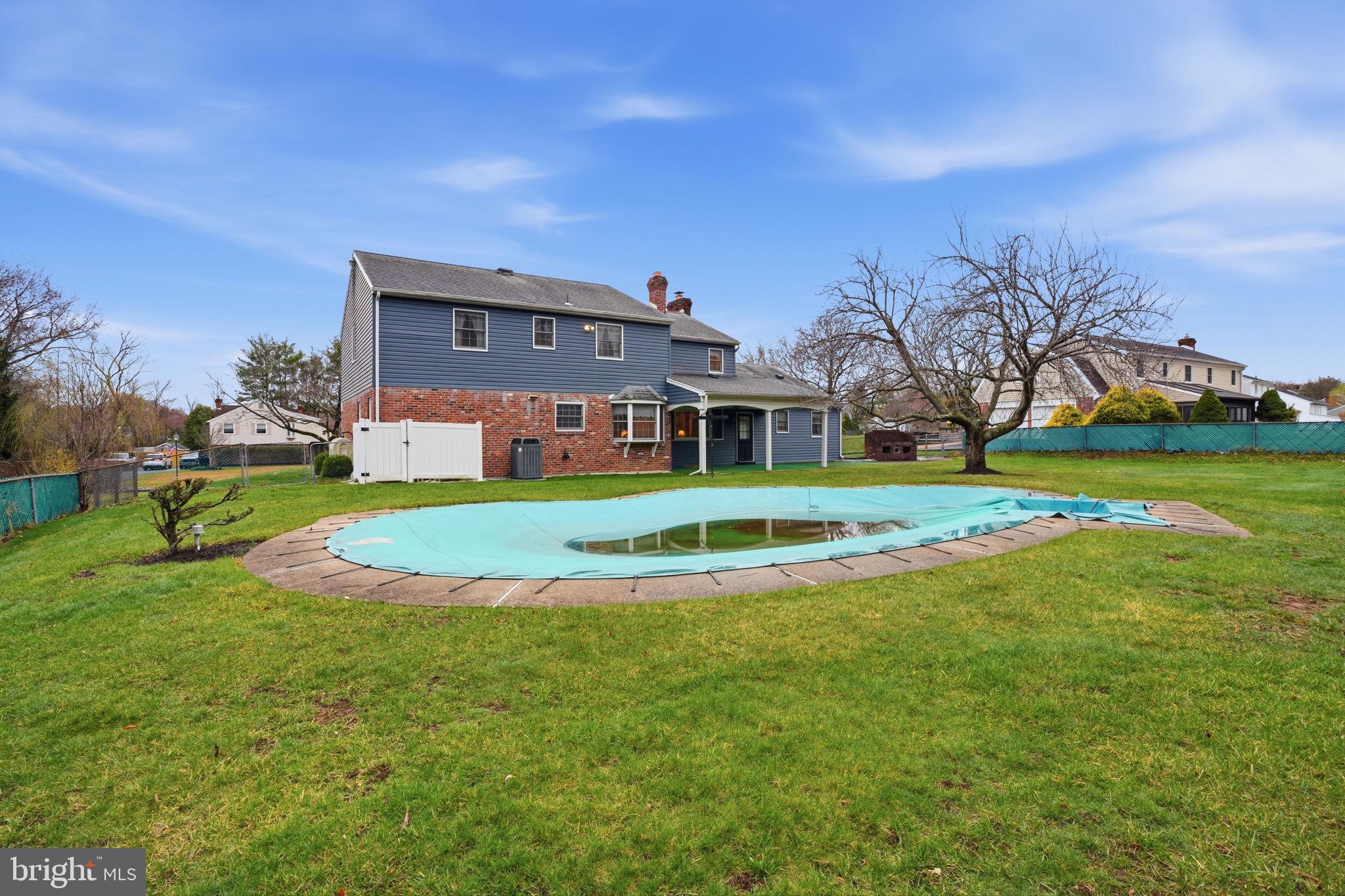 HILLCRESTSHIRE - Residential