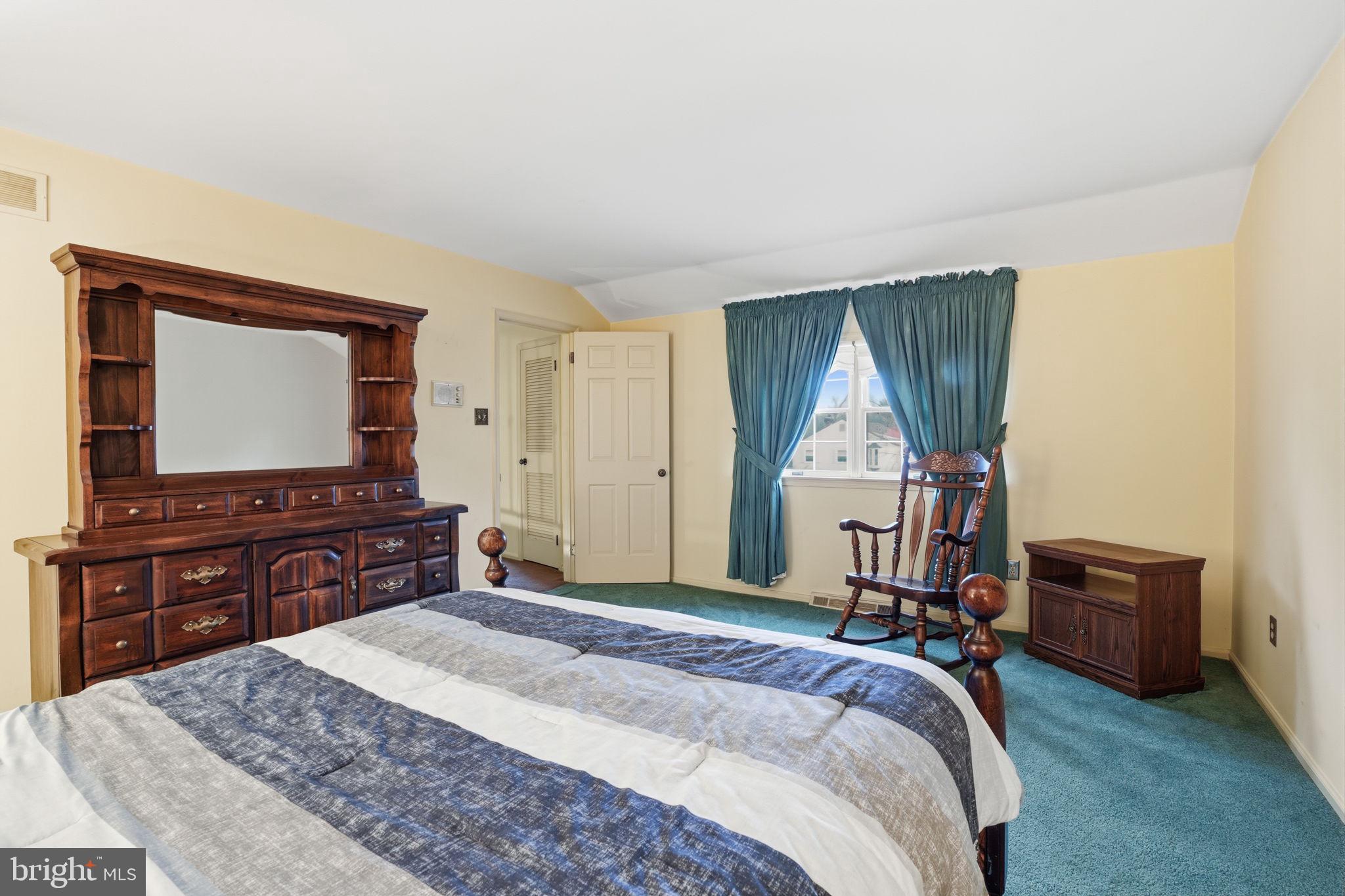 HILLCRESTSHIRE - Residential