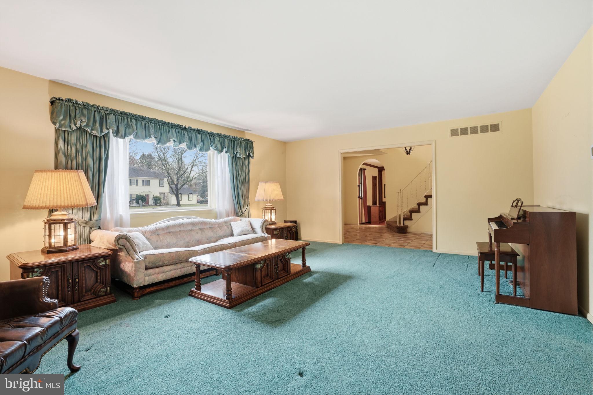 HILLCRESTSHIRE - Residential