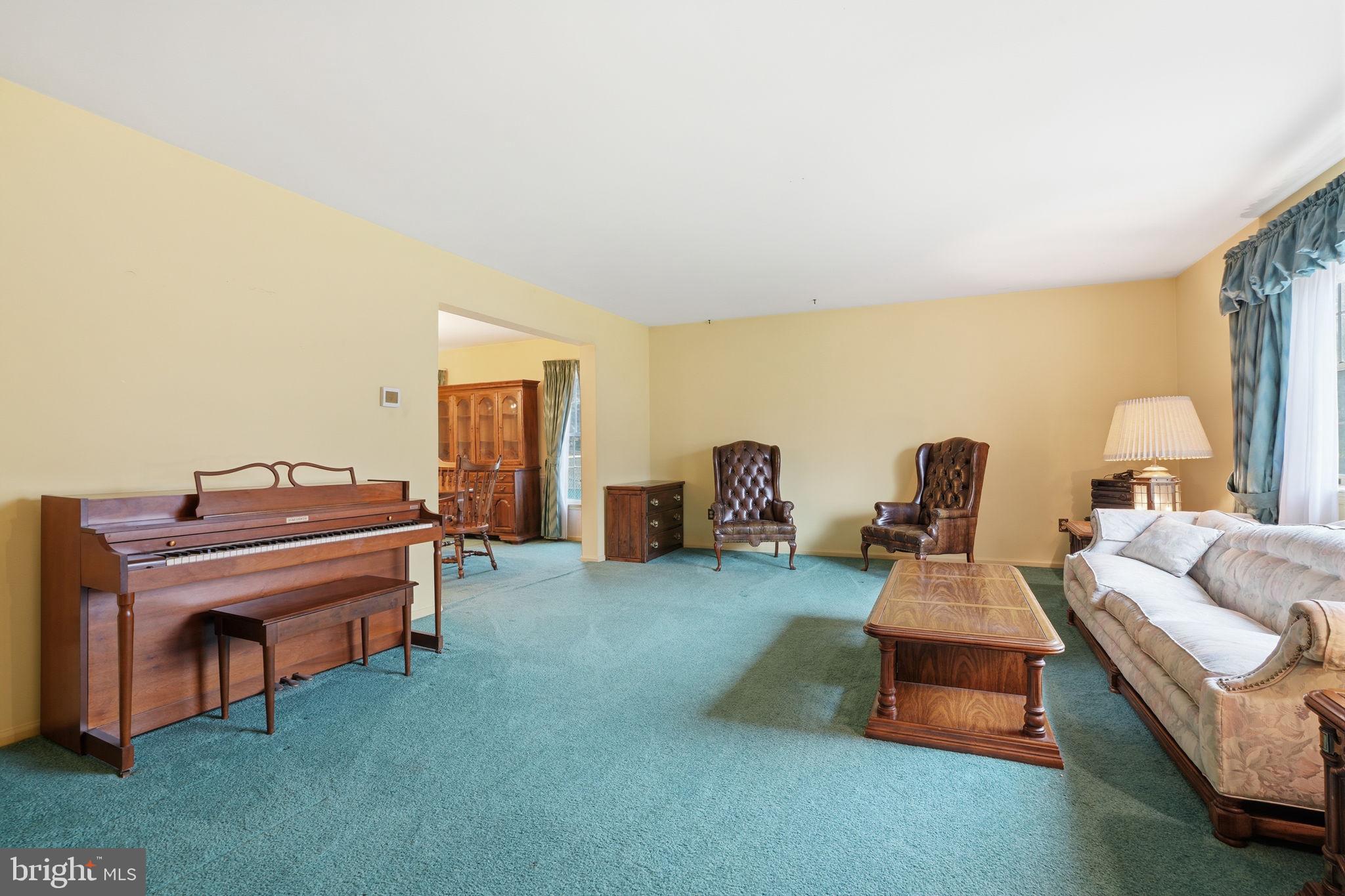 HILLCRESTSHIRE - Residential