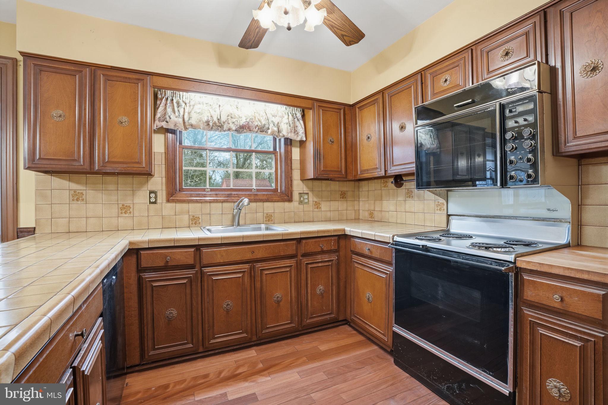 HILLCRESTSHIRE - Residential