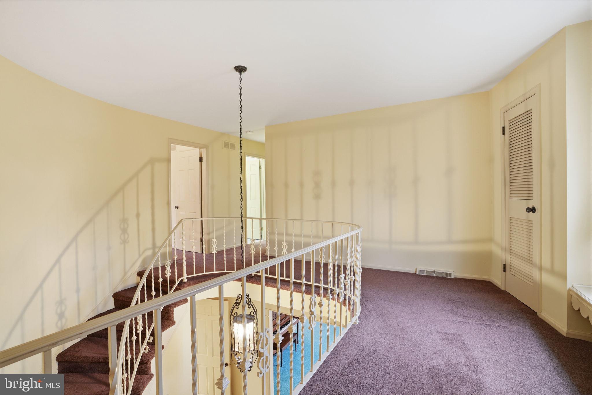 HILLCRESTSHIRE - Residential