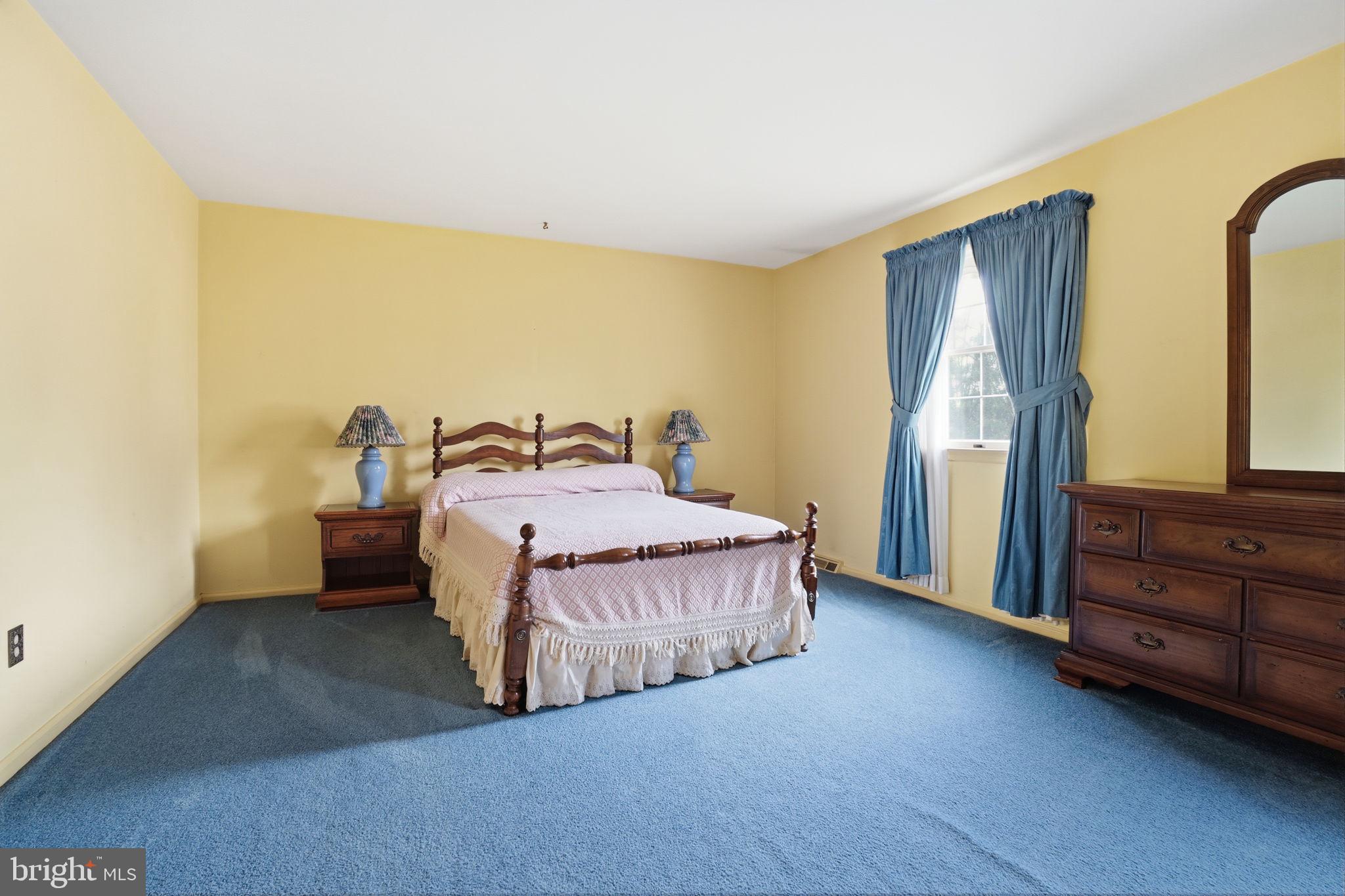 HILLCRESTSHIRE - Residential