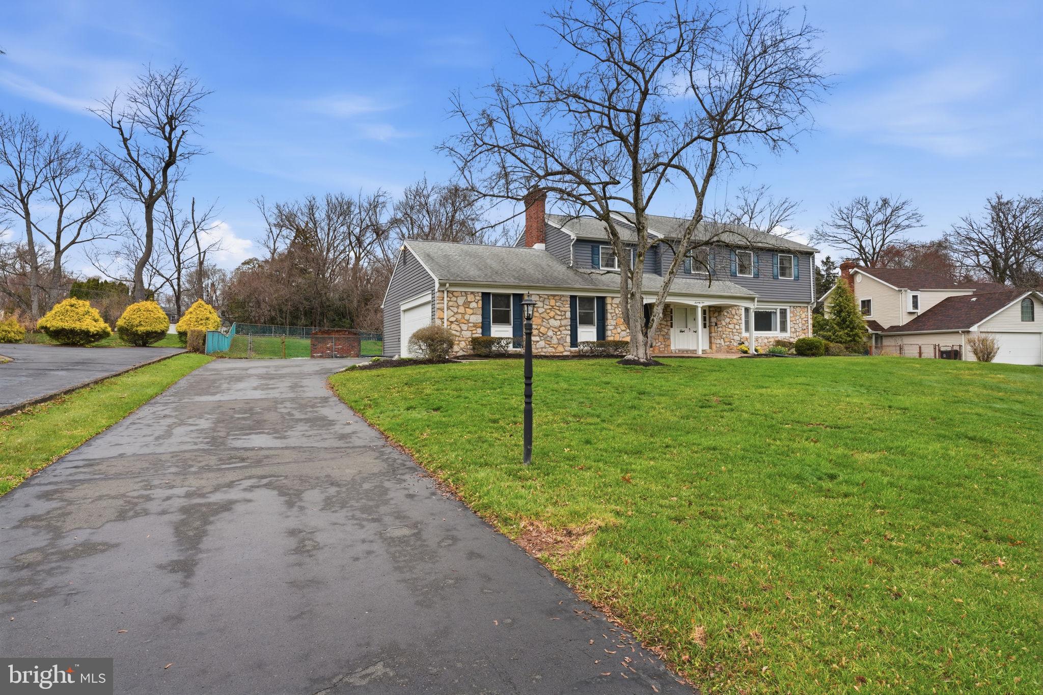 HILLCRESTSHIRE - Residential