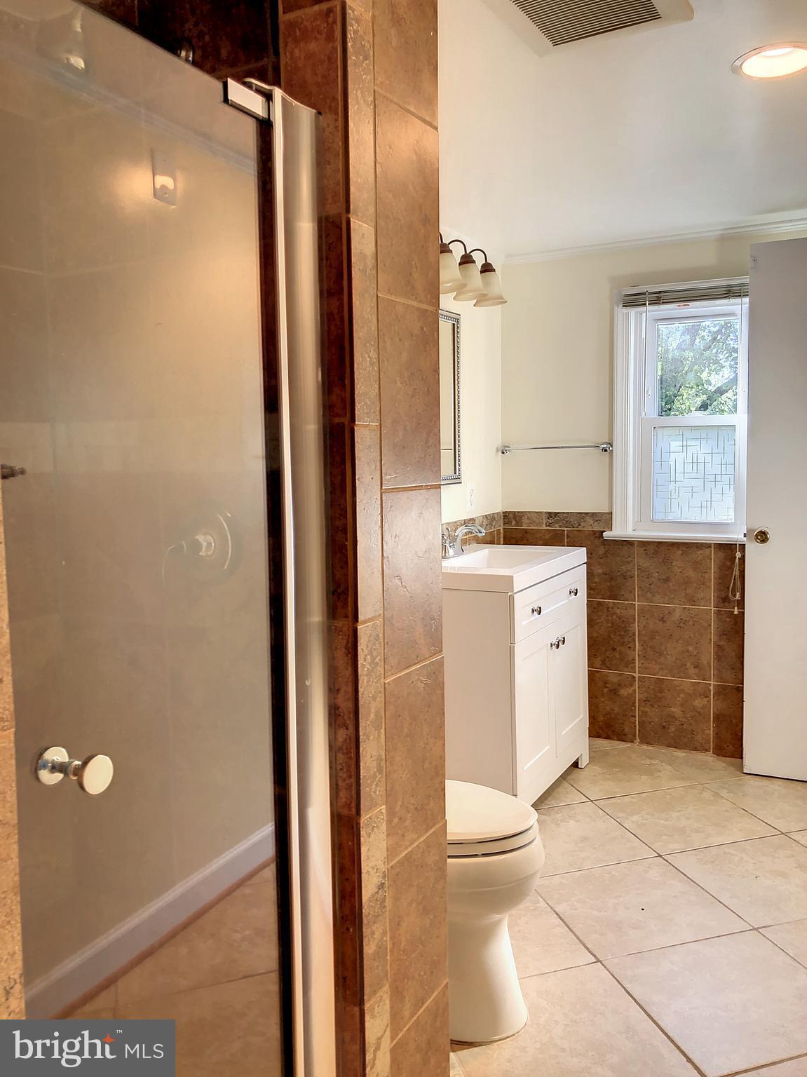 FALLS CHURCH - Residential Lease