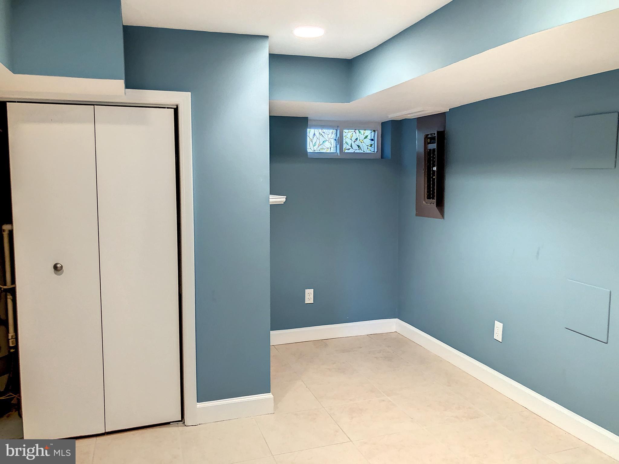 FALLS CHURCH - Residential Lease