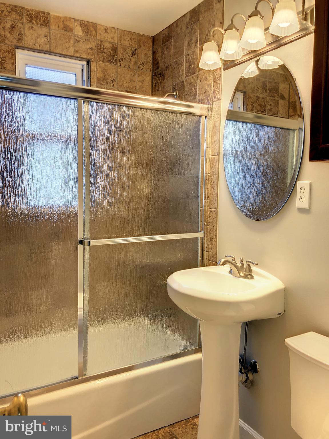 FALLS CHURCH - Residential Lease