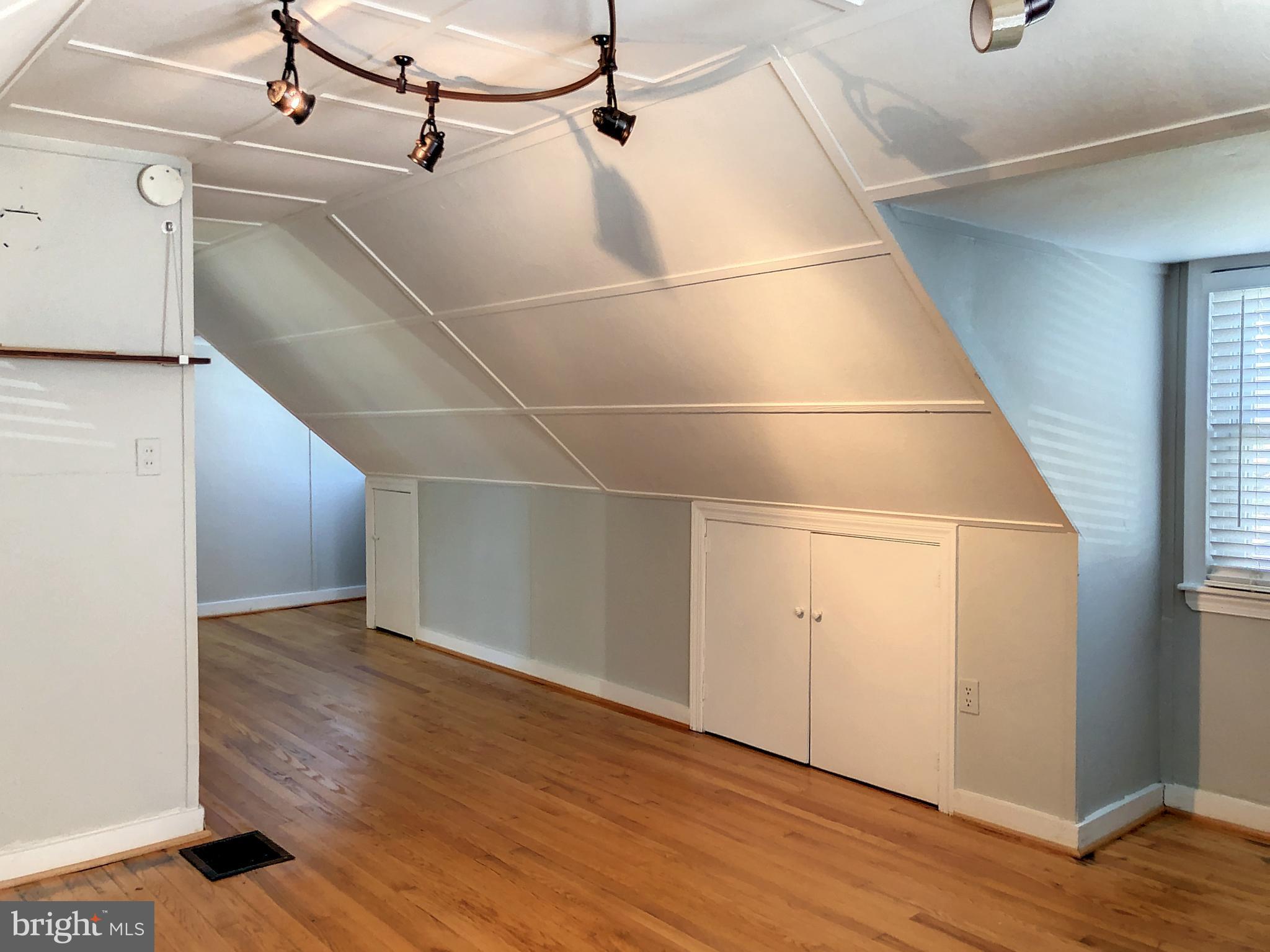 FALLS CHURCH - Residential Lease