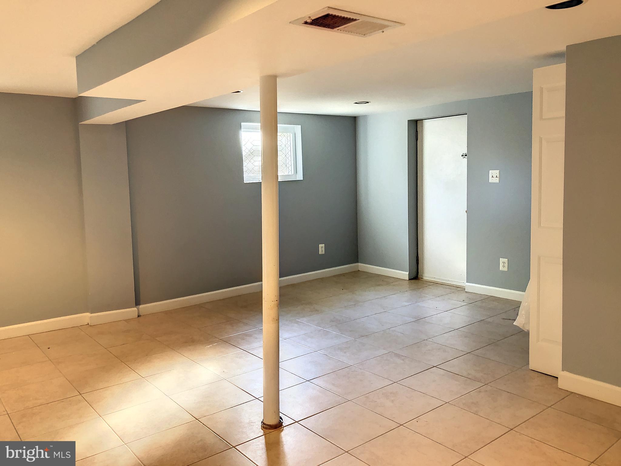 FALLS CHURCH - Residential Lease