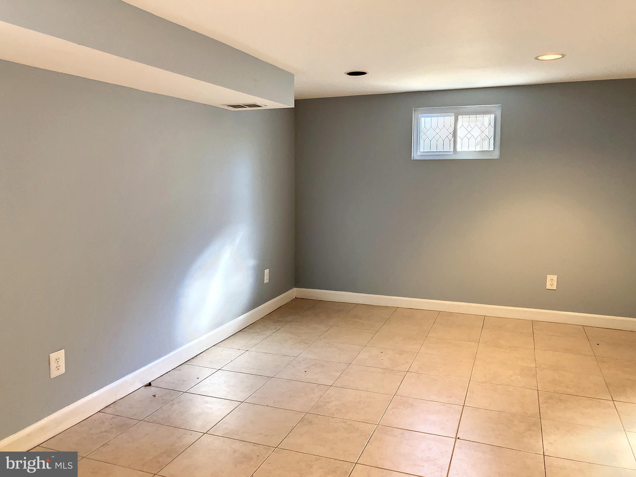 FALLS CHURCH - Residential Lease