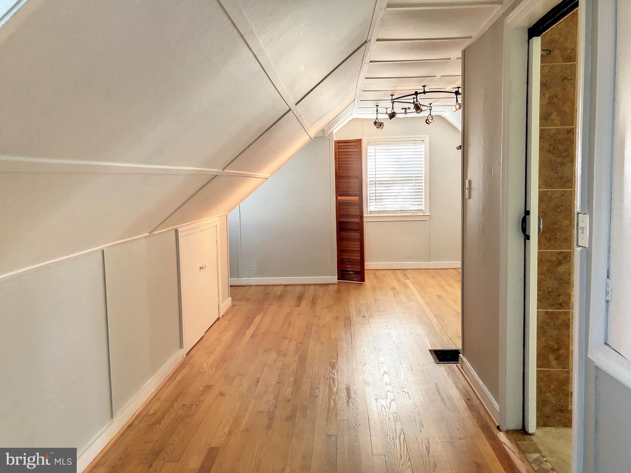 FALLS CHURCH - Residential Lease