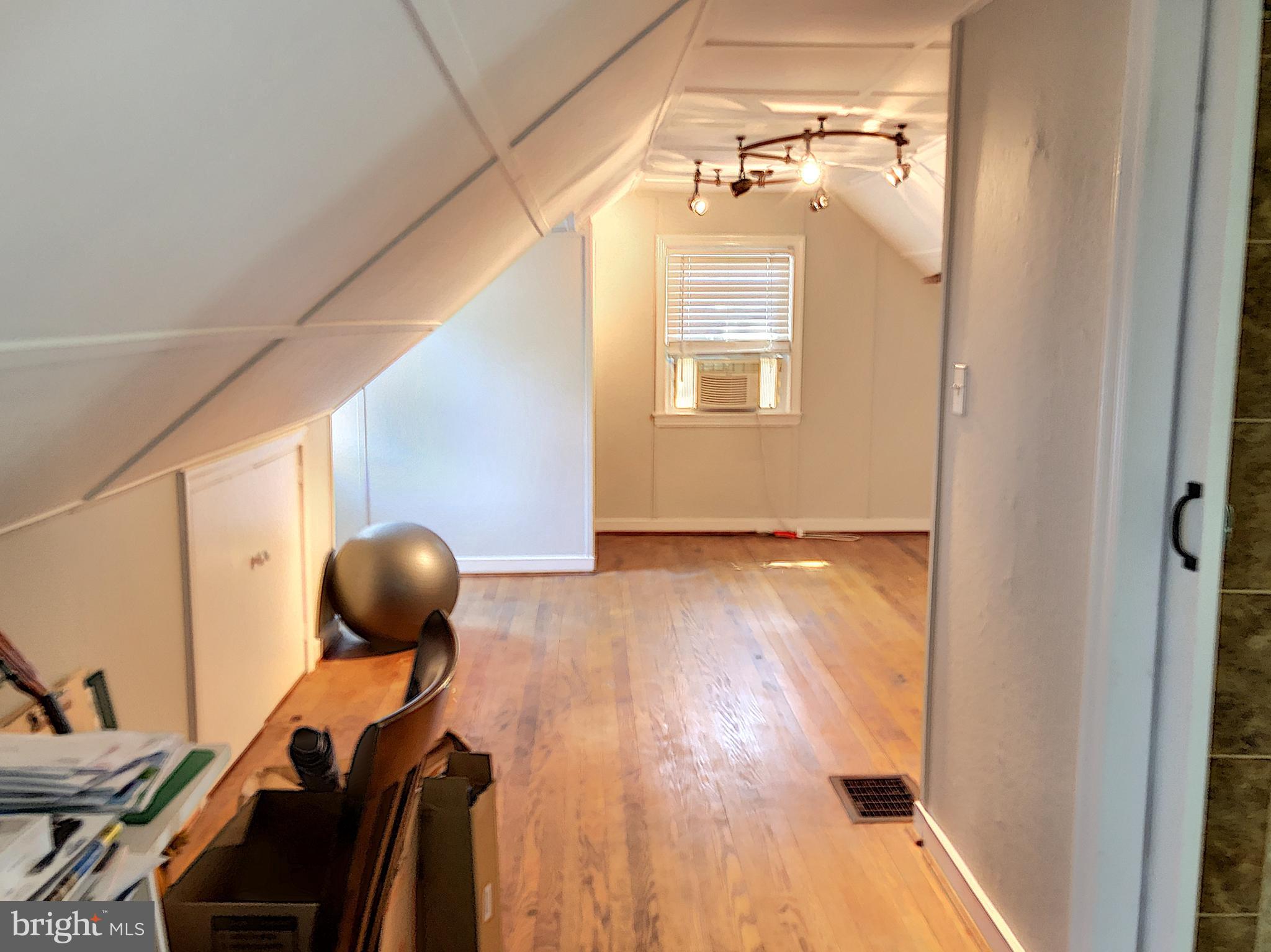 FALLS CHURCH - Residential Lease