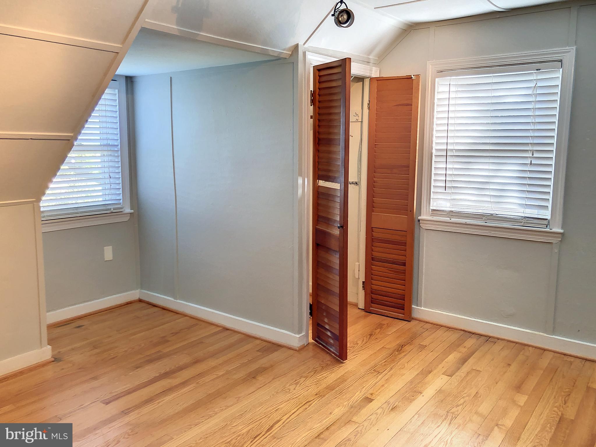 FALLS CHURCH - Residential Lease