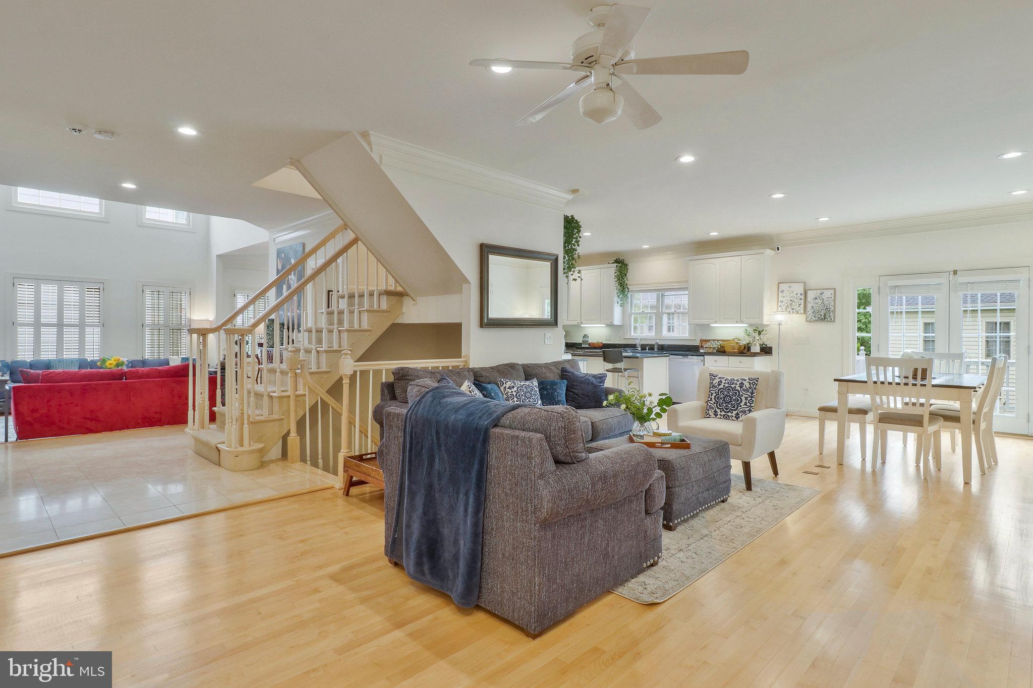 GROSVENOR WOODS - Residential Lease